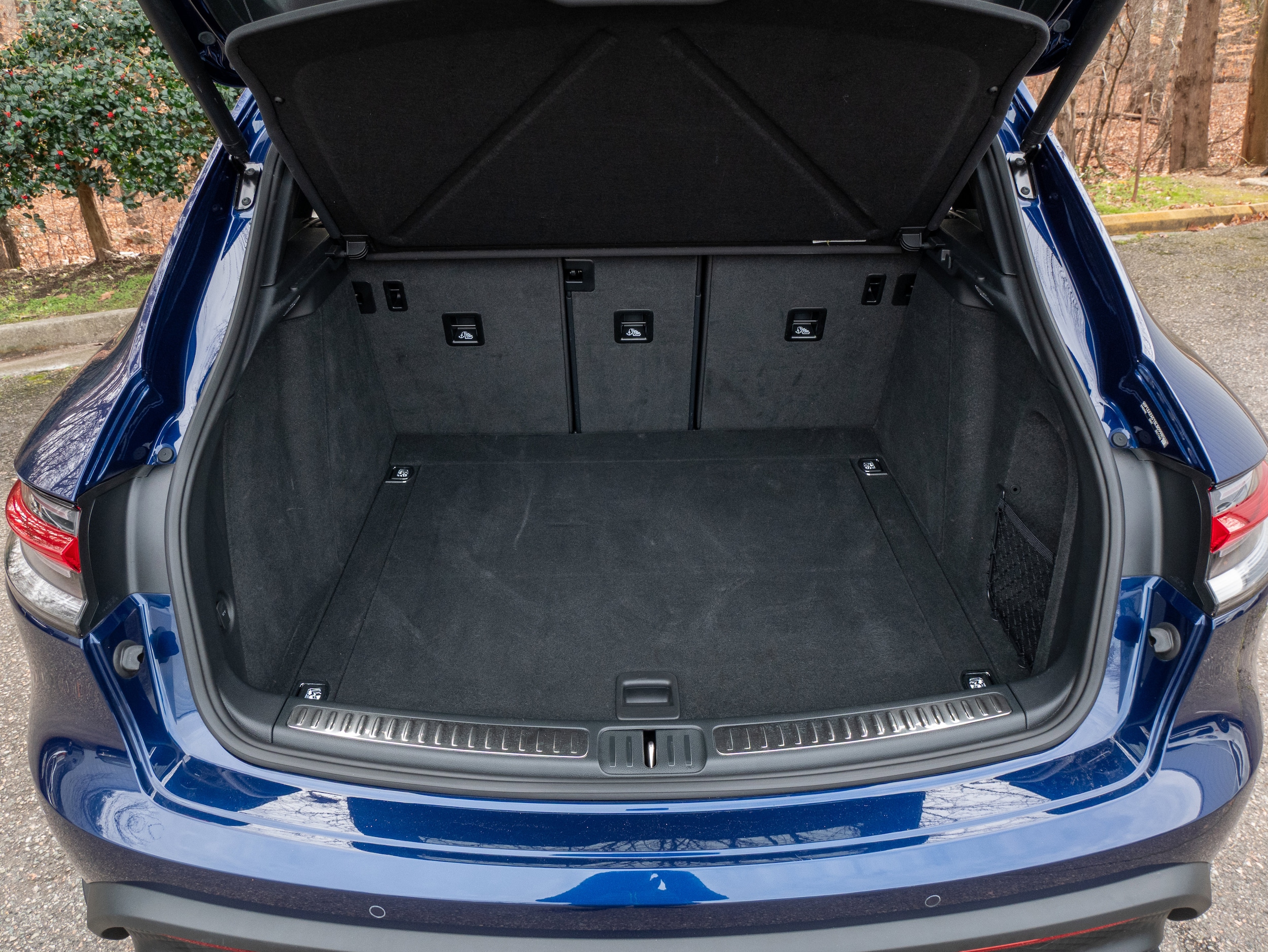 2025 Porsche Macan - Photo 43