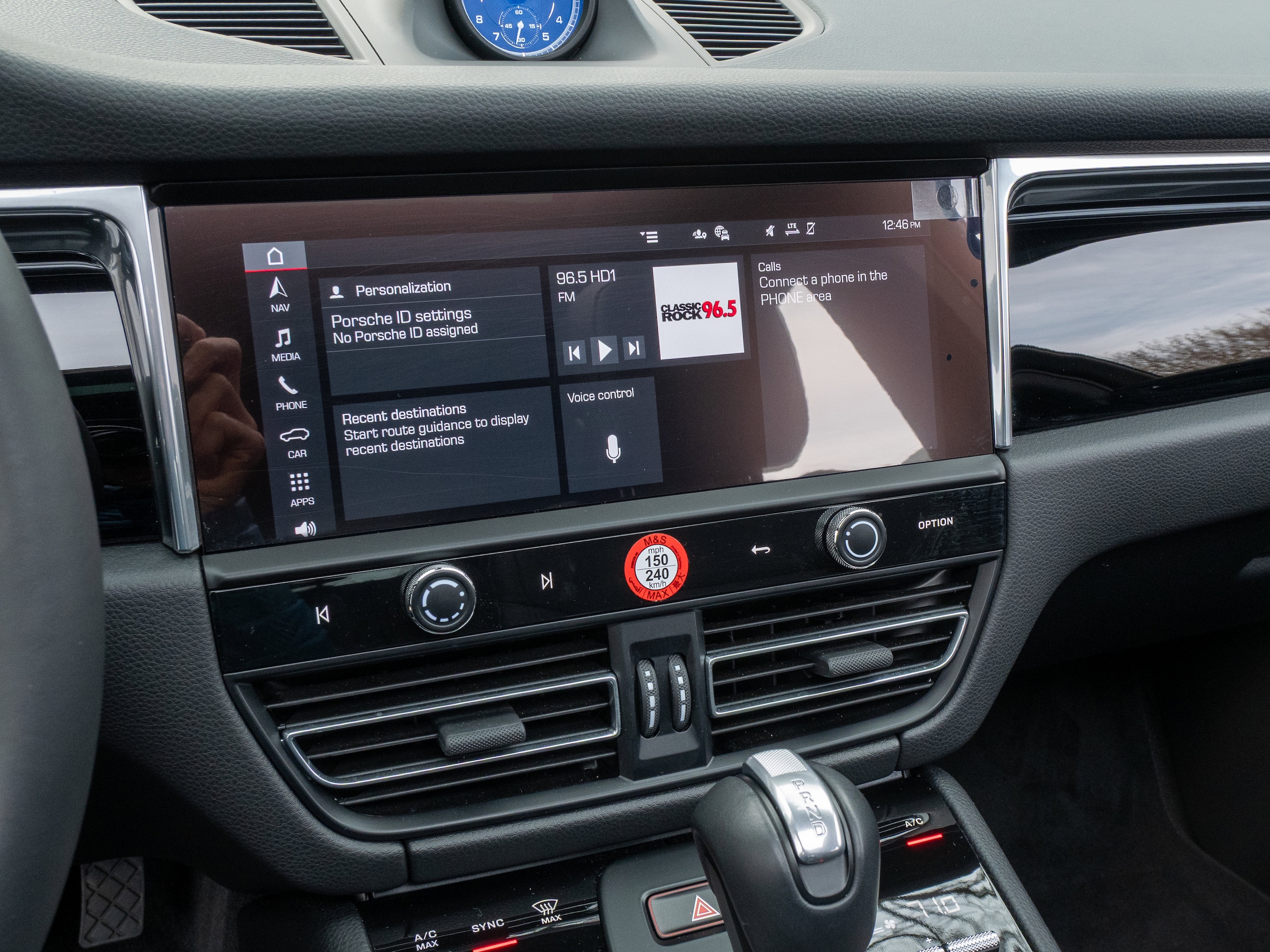 2025 Porsche Macan - Photo 28