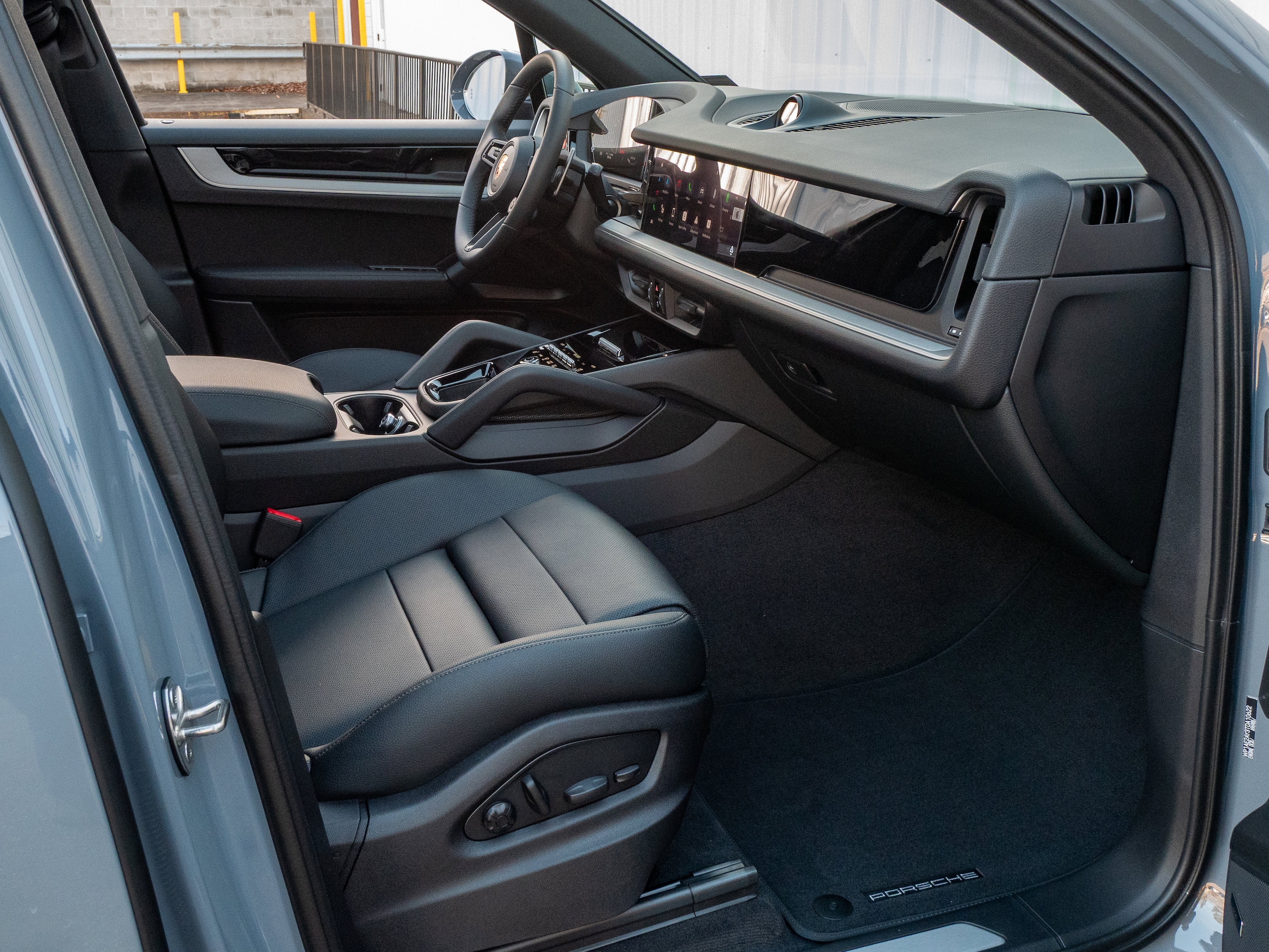 2026 Porsche Cayenne E-Hybrid - Photo 30