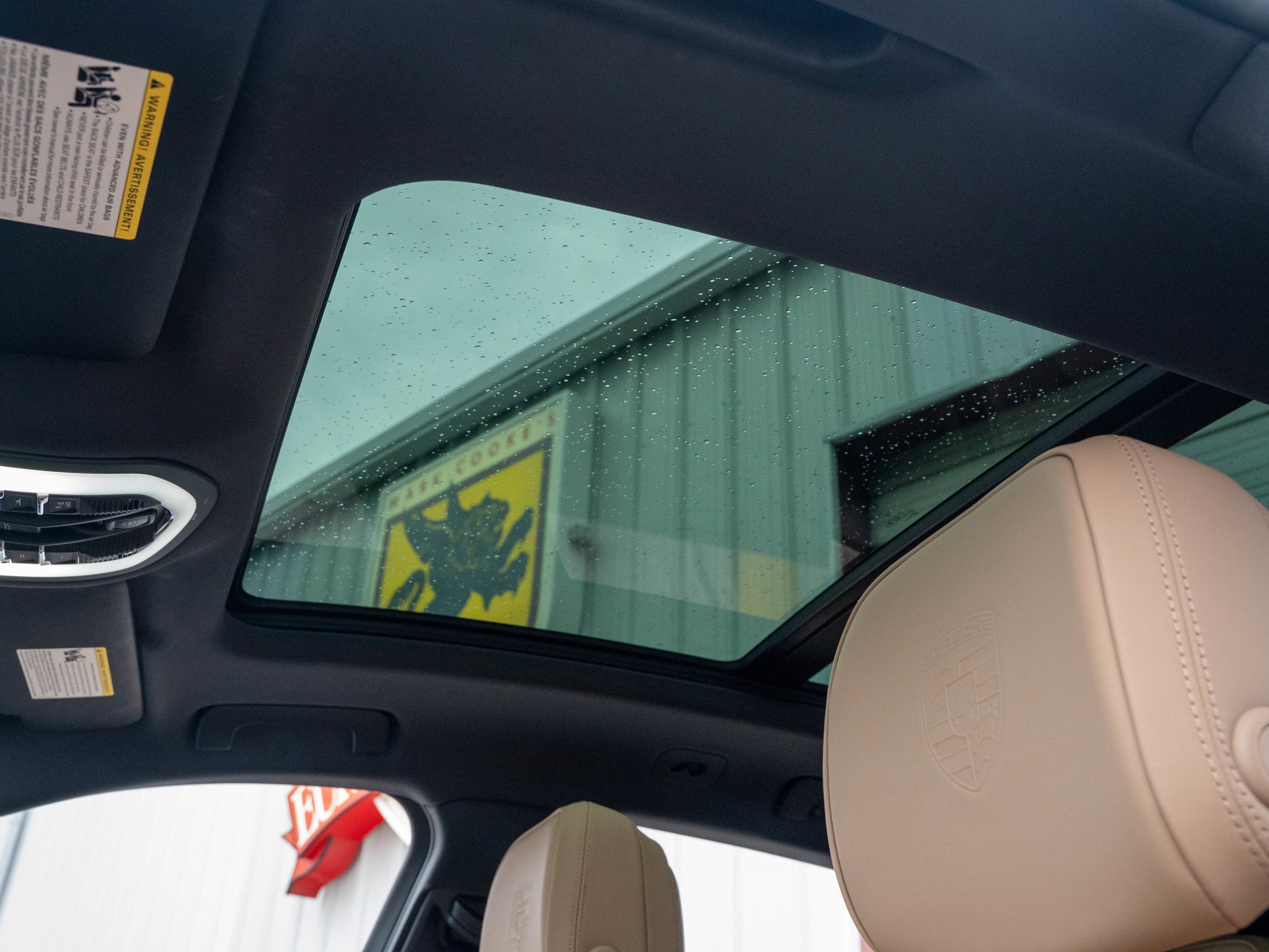 2025 Porsche Macan - Photo 39