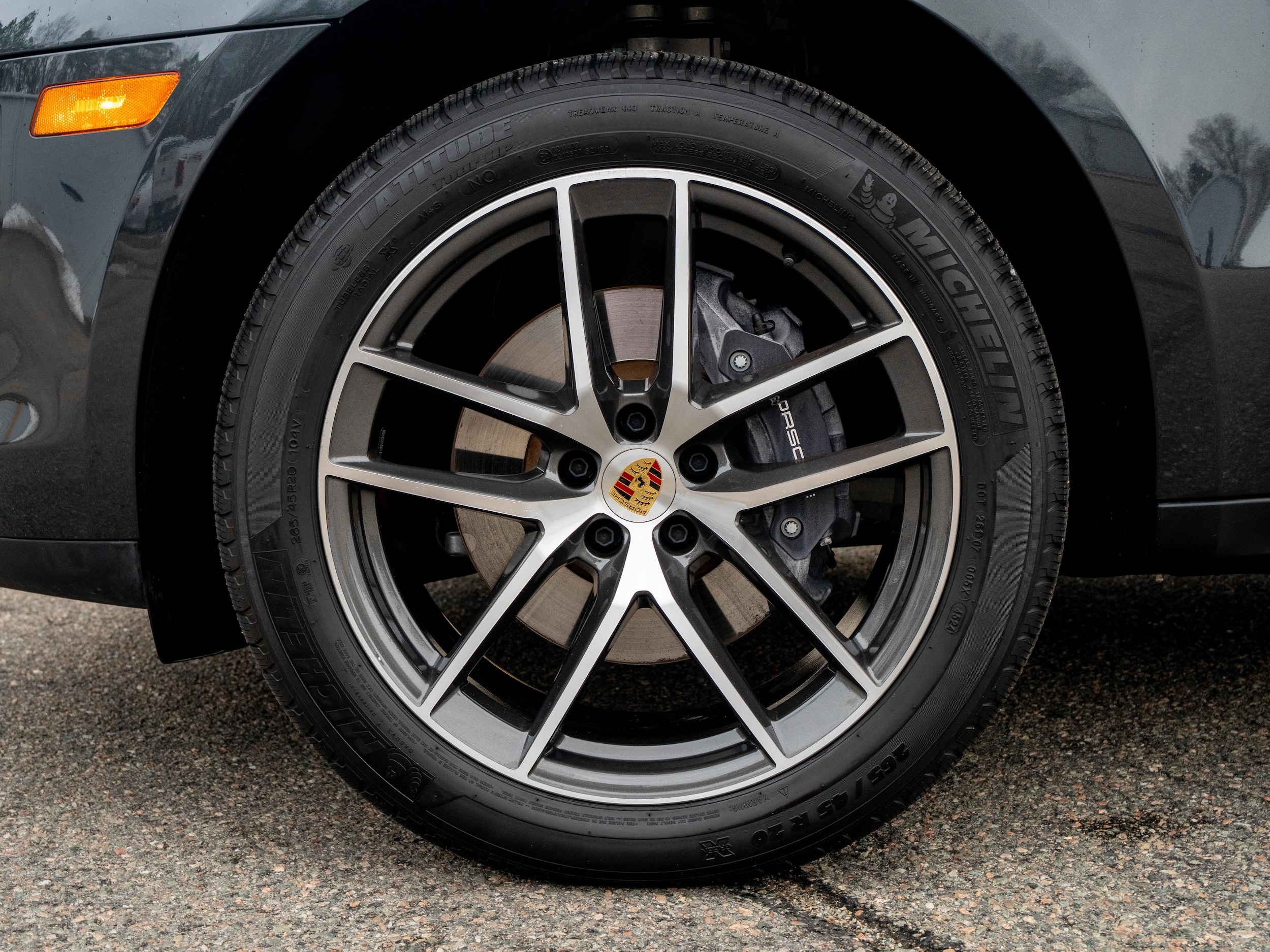 2025 Porsche Macan - Photo 16