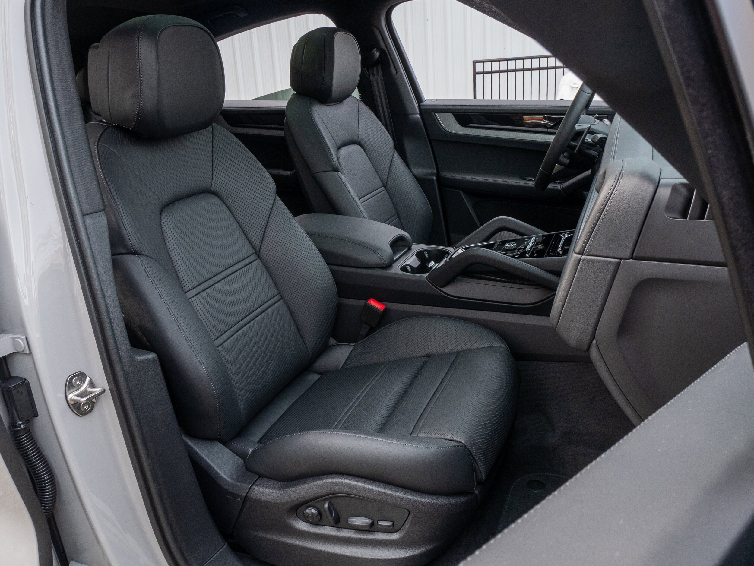 2026 Porsche Cayenne Coup E-Hybrid - Photo 36