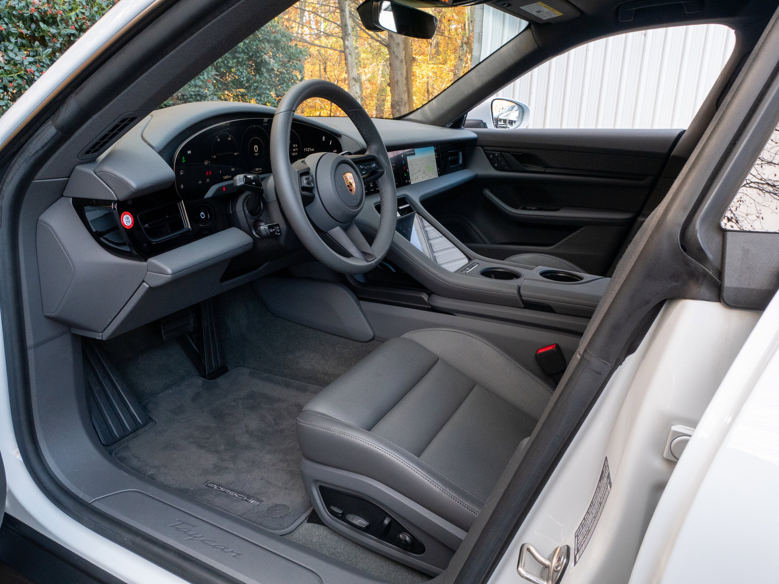 2022 Porsche Taycan photo 4