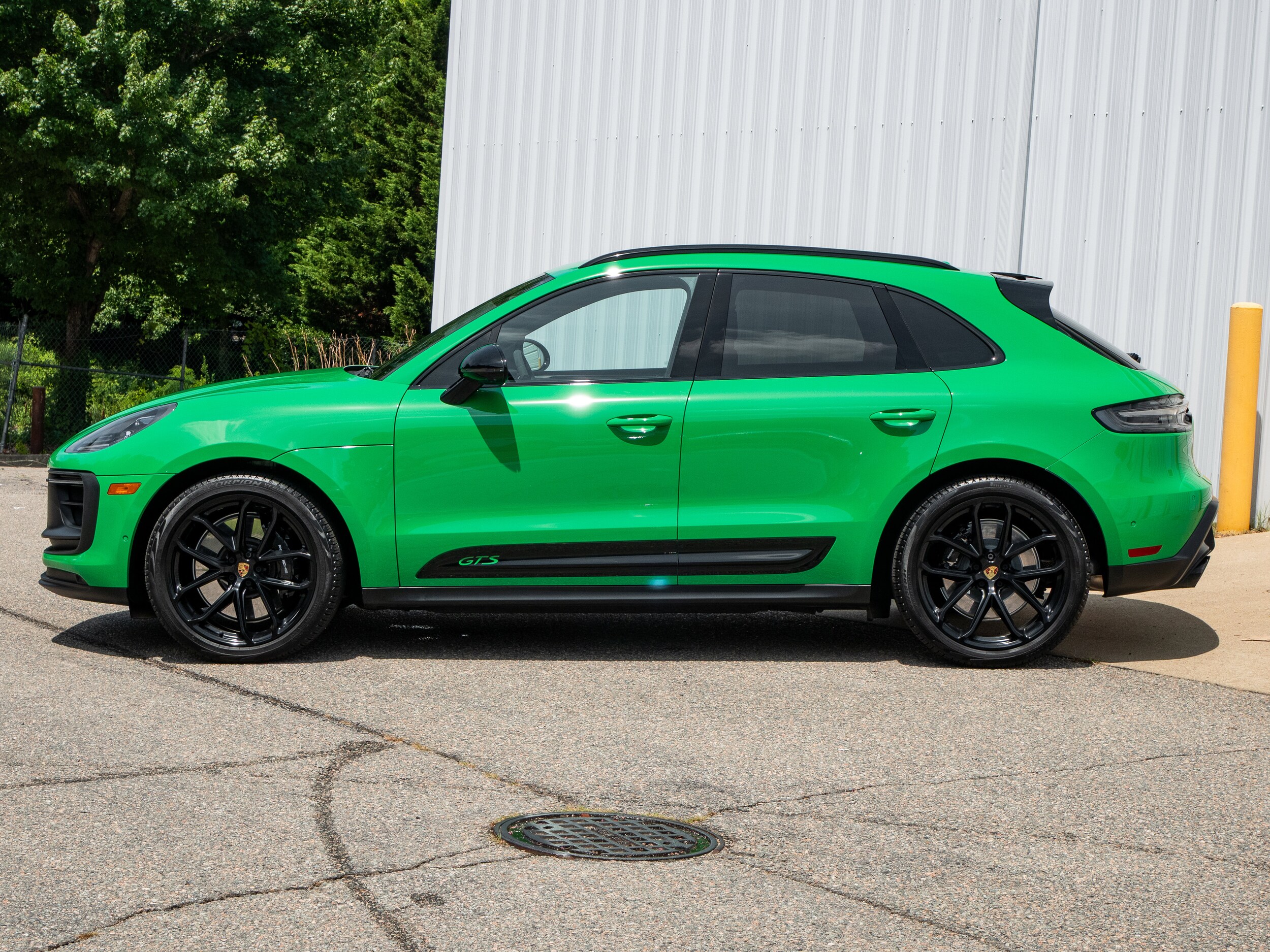 2023 Porsche Macan GTS photo 2