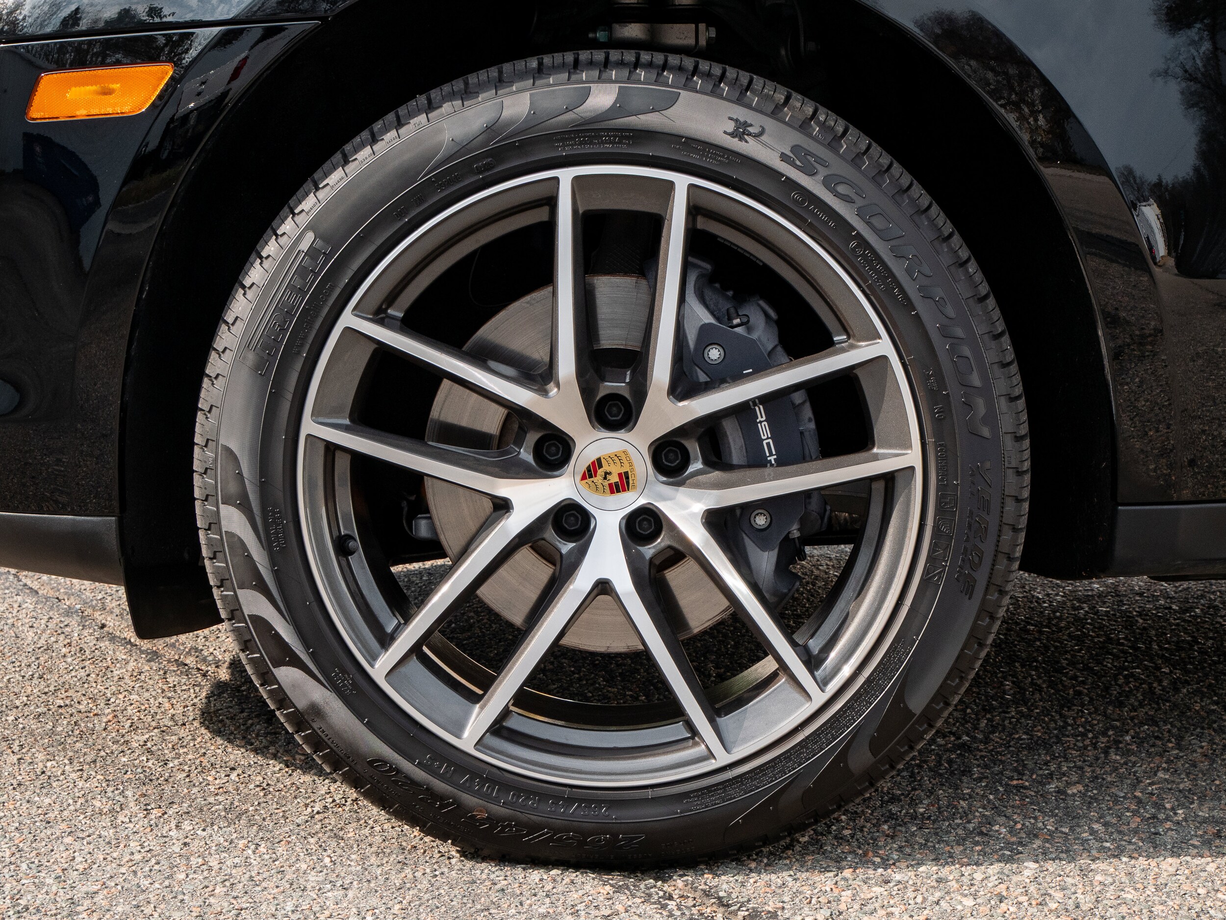 2025 Porsche Macan - Photo 17