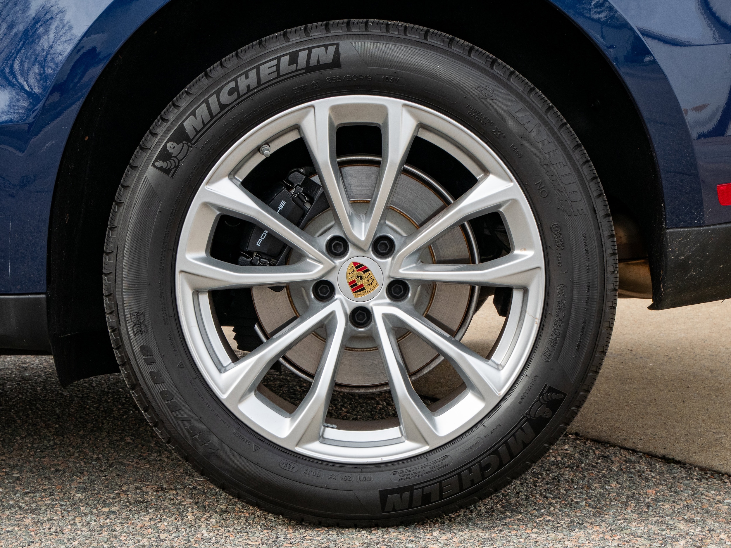 2025 Porsche Macan - Photo 21