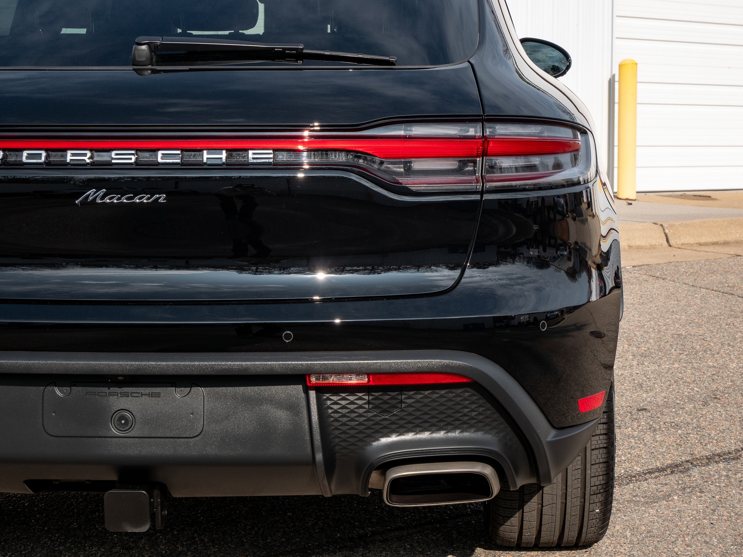 2025 Porsche Macan - Photo 14