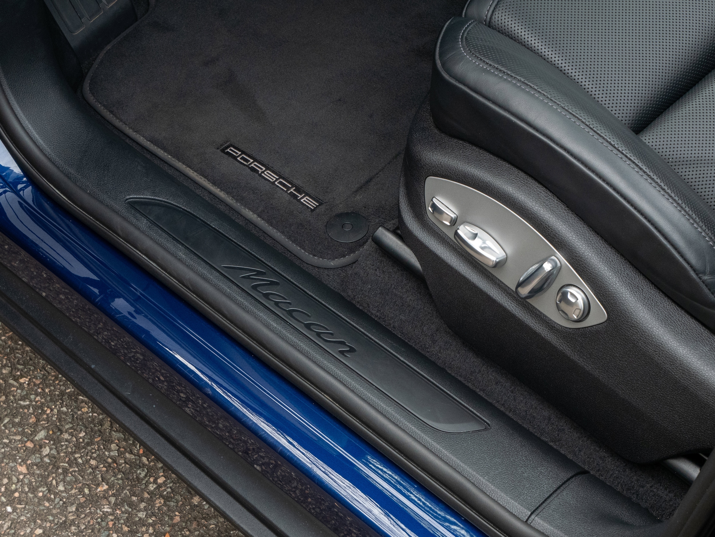2025 Porsche Macan - Photo 31