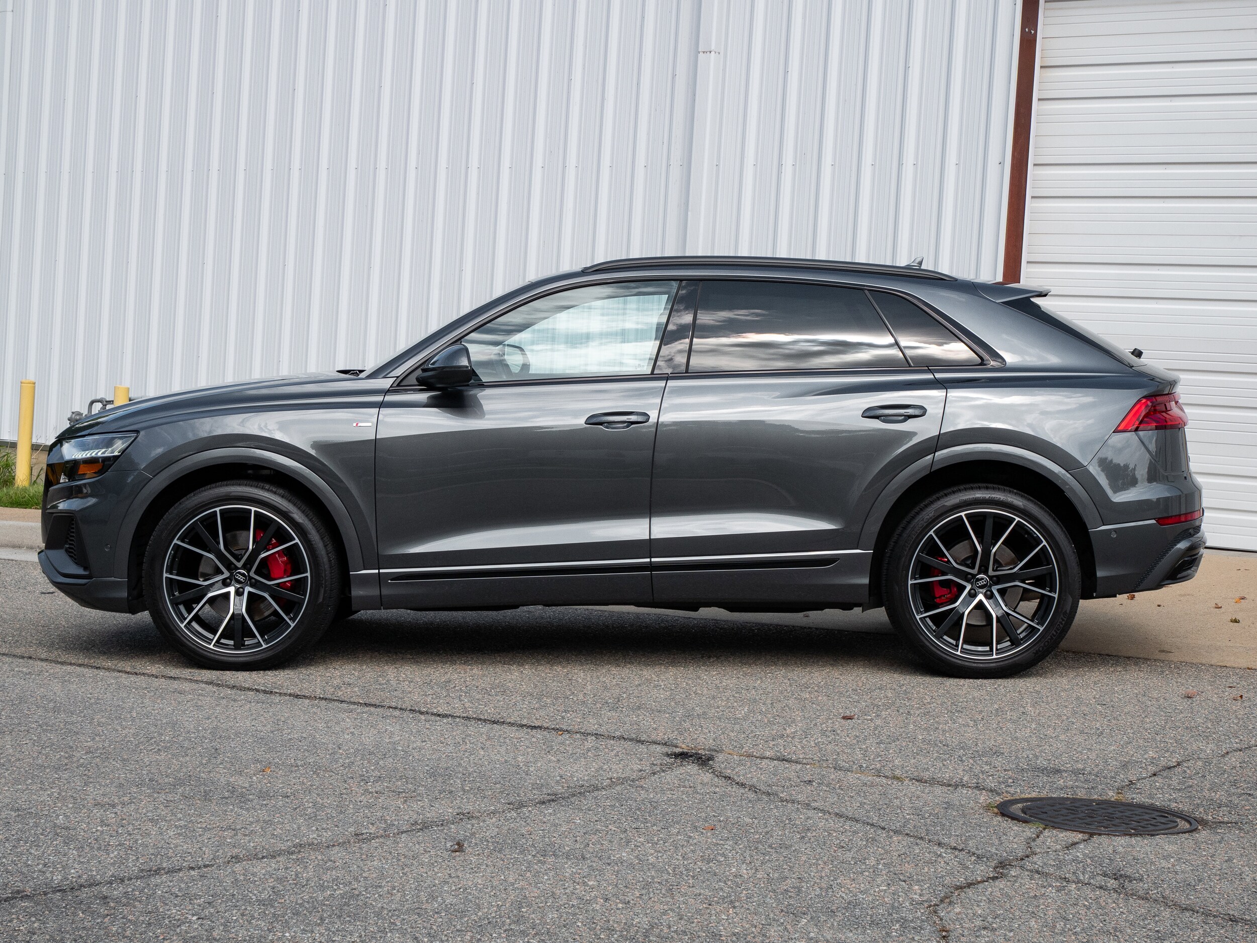 2019 Audi Q8 55 Prestige photo 2