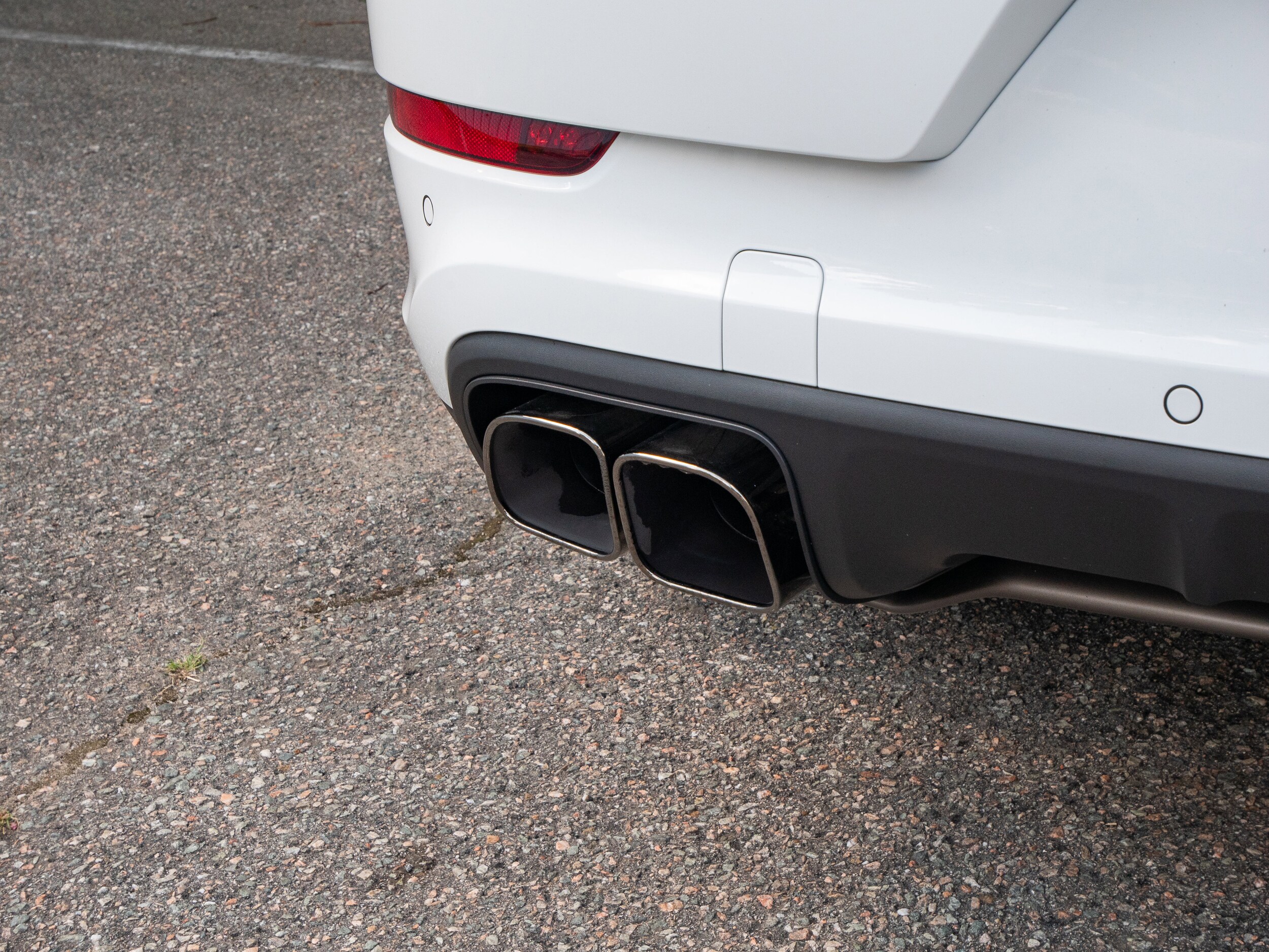 2025 Porsche Cayenne Coup Turbo E-Hybrid - Photo 17