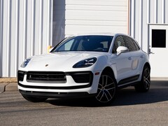 2022 Porsche Macan AWD