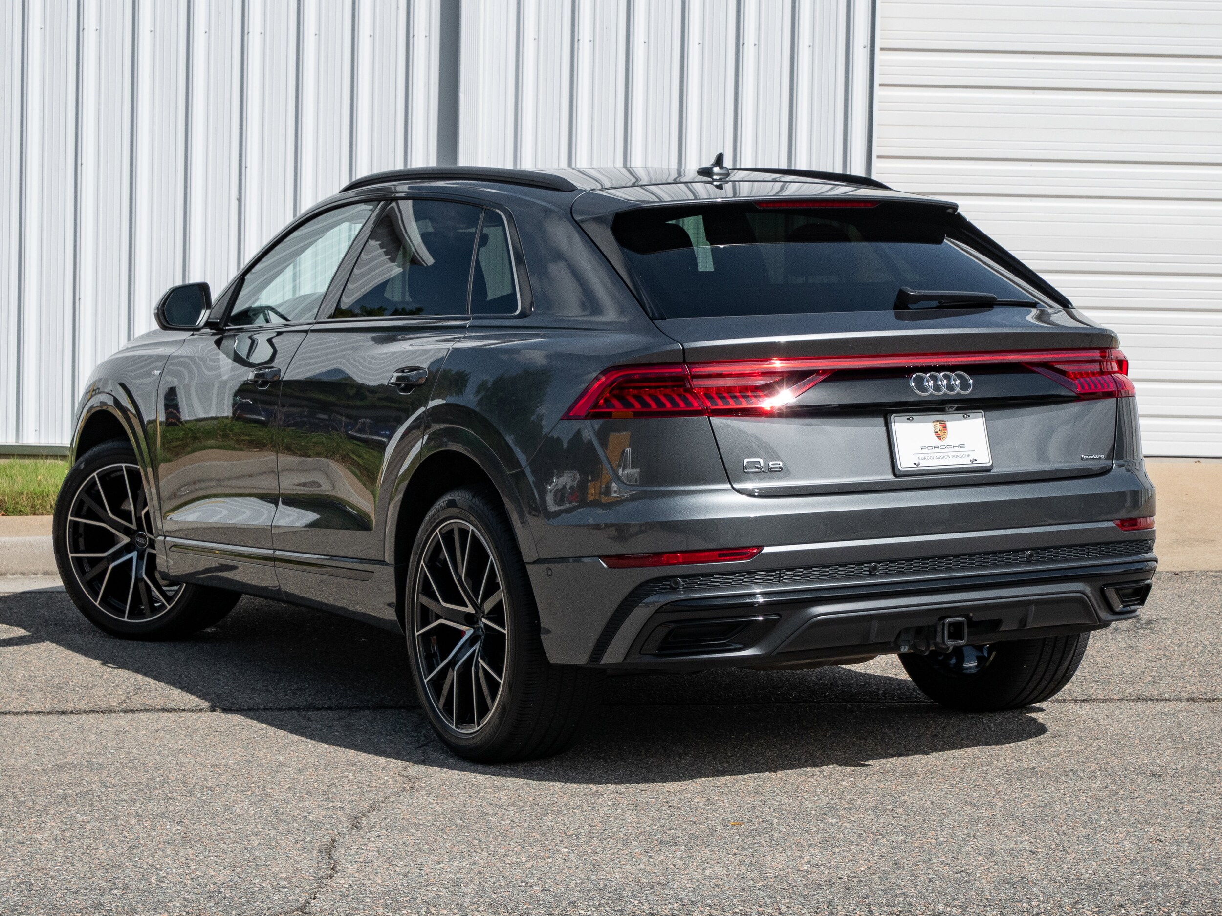 2019 Audi Q8 55 Prestige photo 3