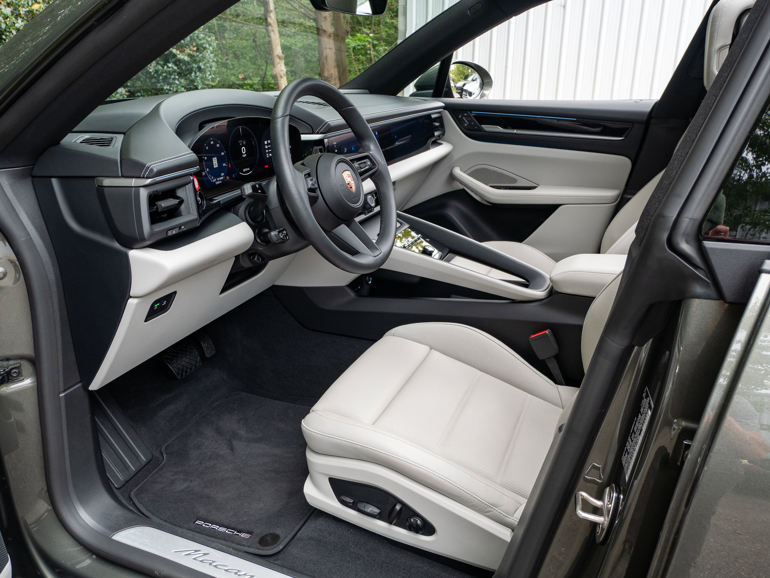 2024 Porsche Macan 4 Electric photo 4