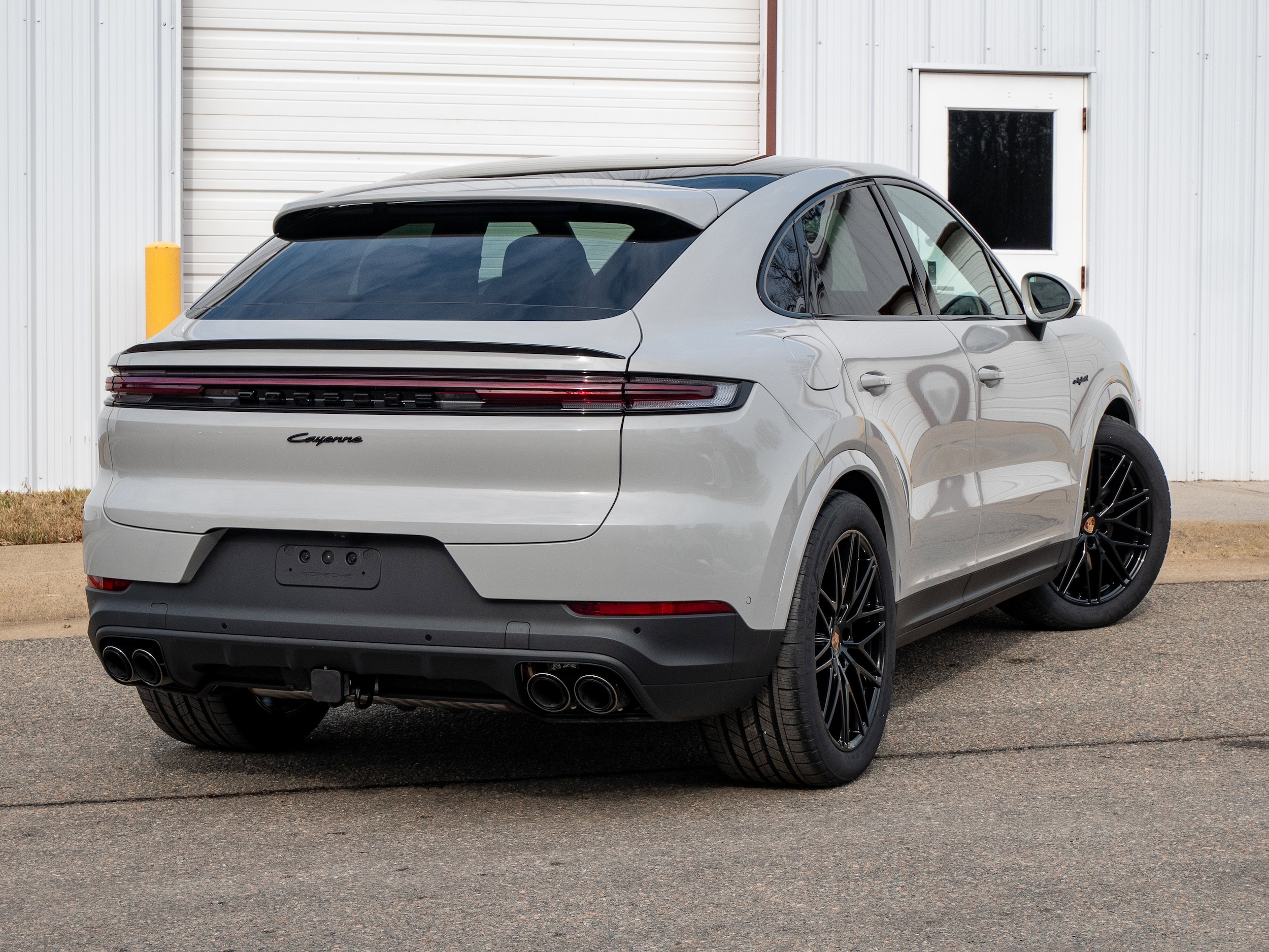2026 Porsche Cayenne Coup E-Hybrid - Photo 7