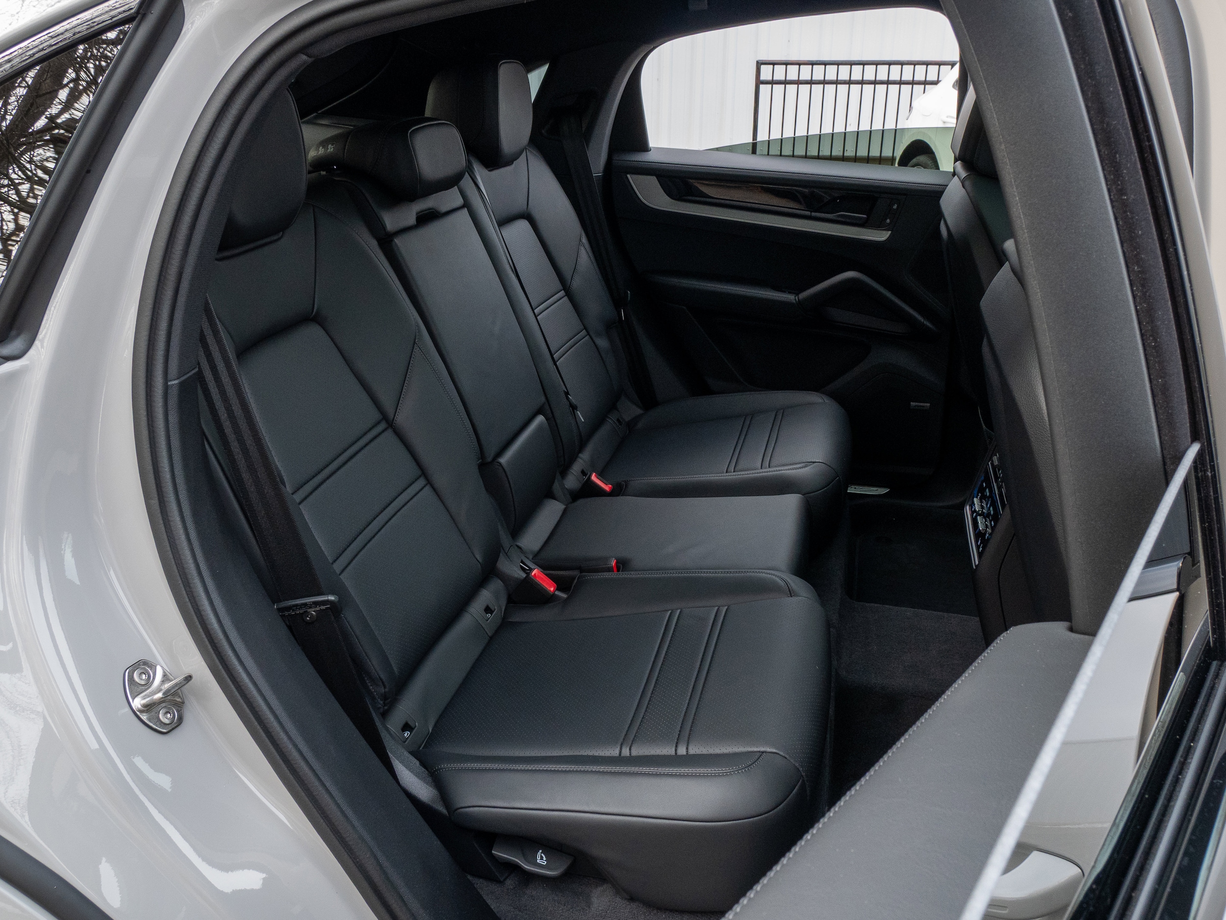 2026 Porsche Cayenne Coup E-Hybrid - Photo 42