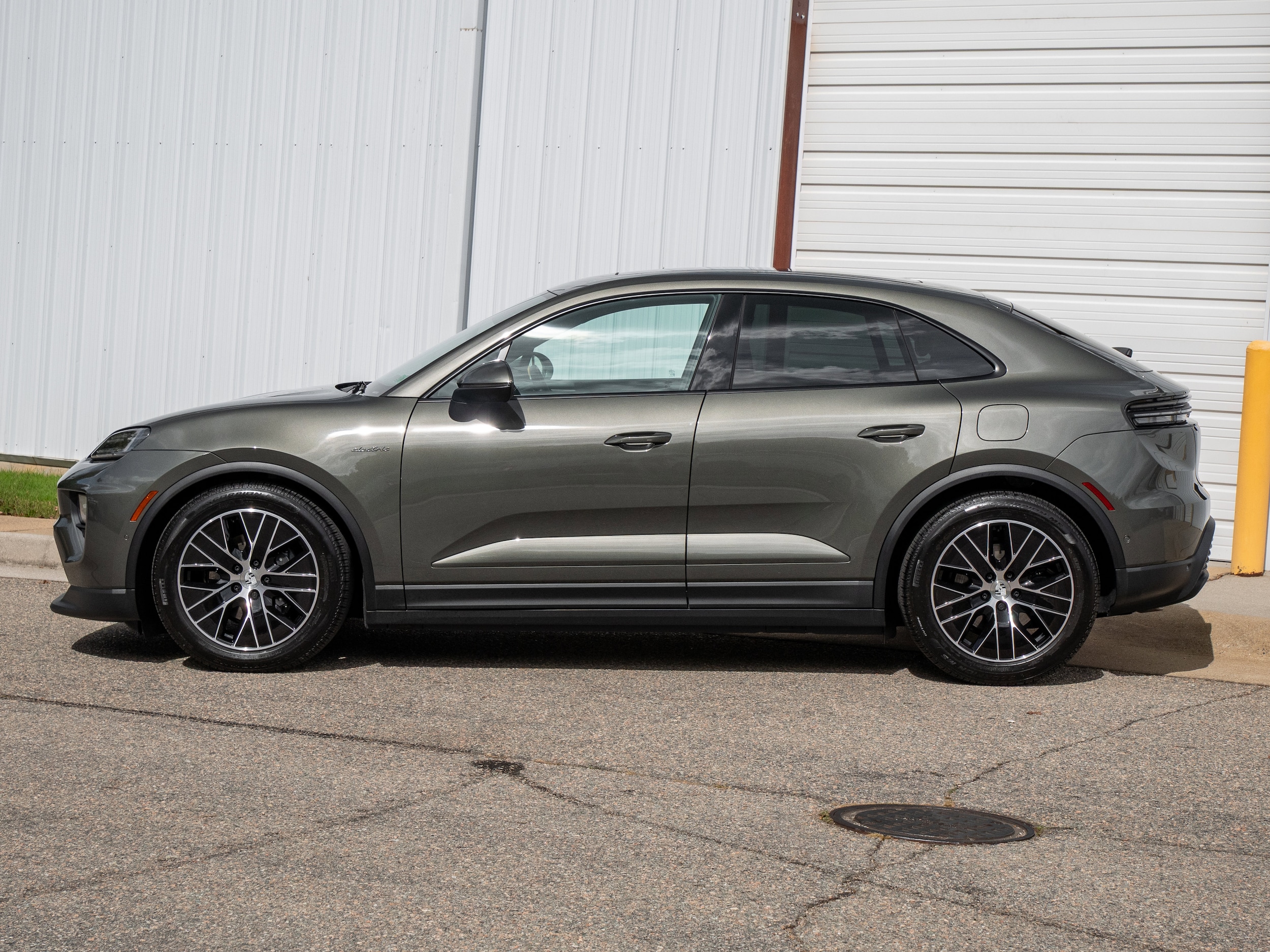 Certified 2025 Porsche Macan Base with VIN WP1AA2XAXSL001164 for sale in Midlothian, VA