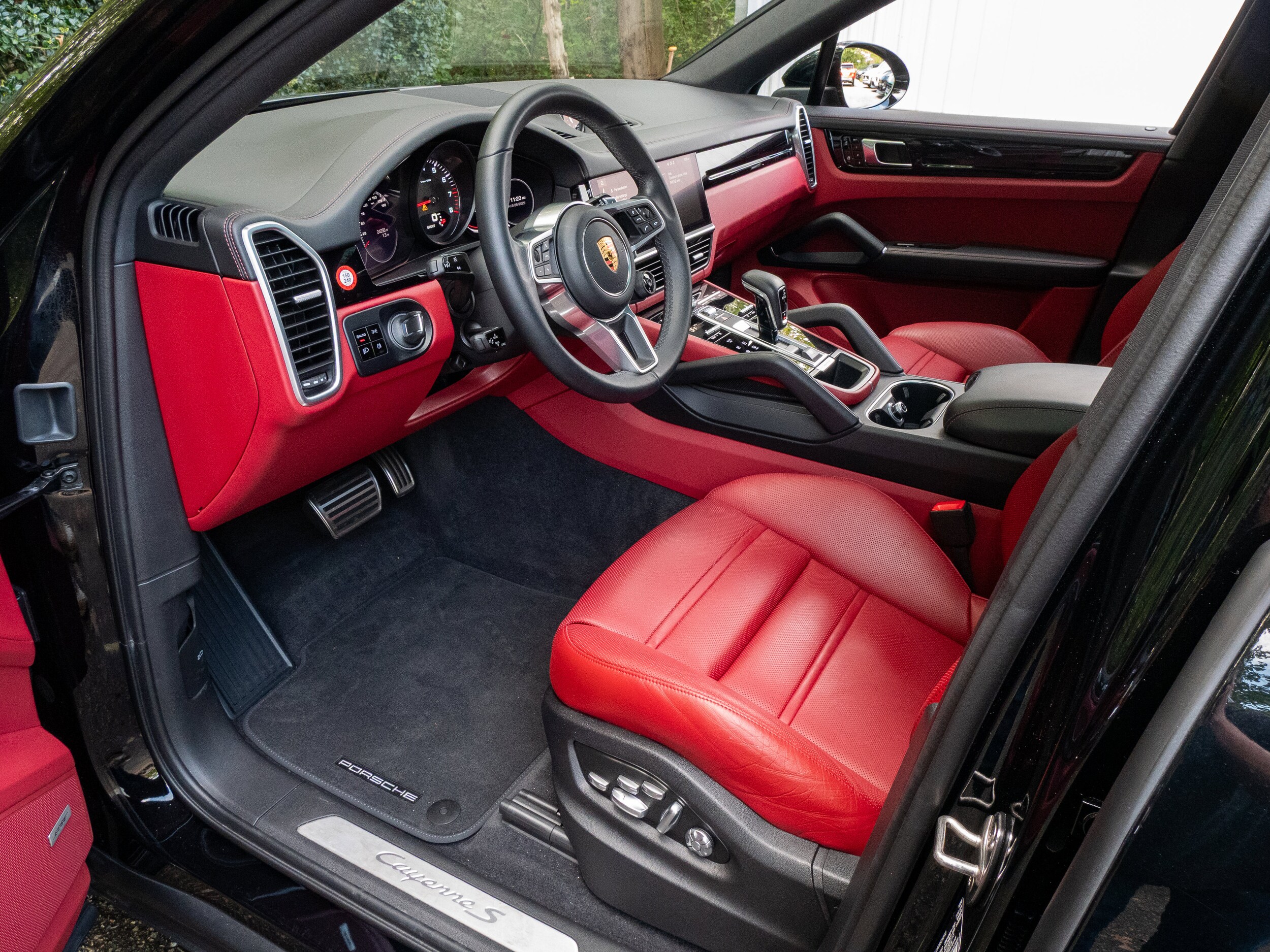 2021 Porsche Cayenne S Coupe photo 2