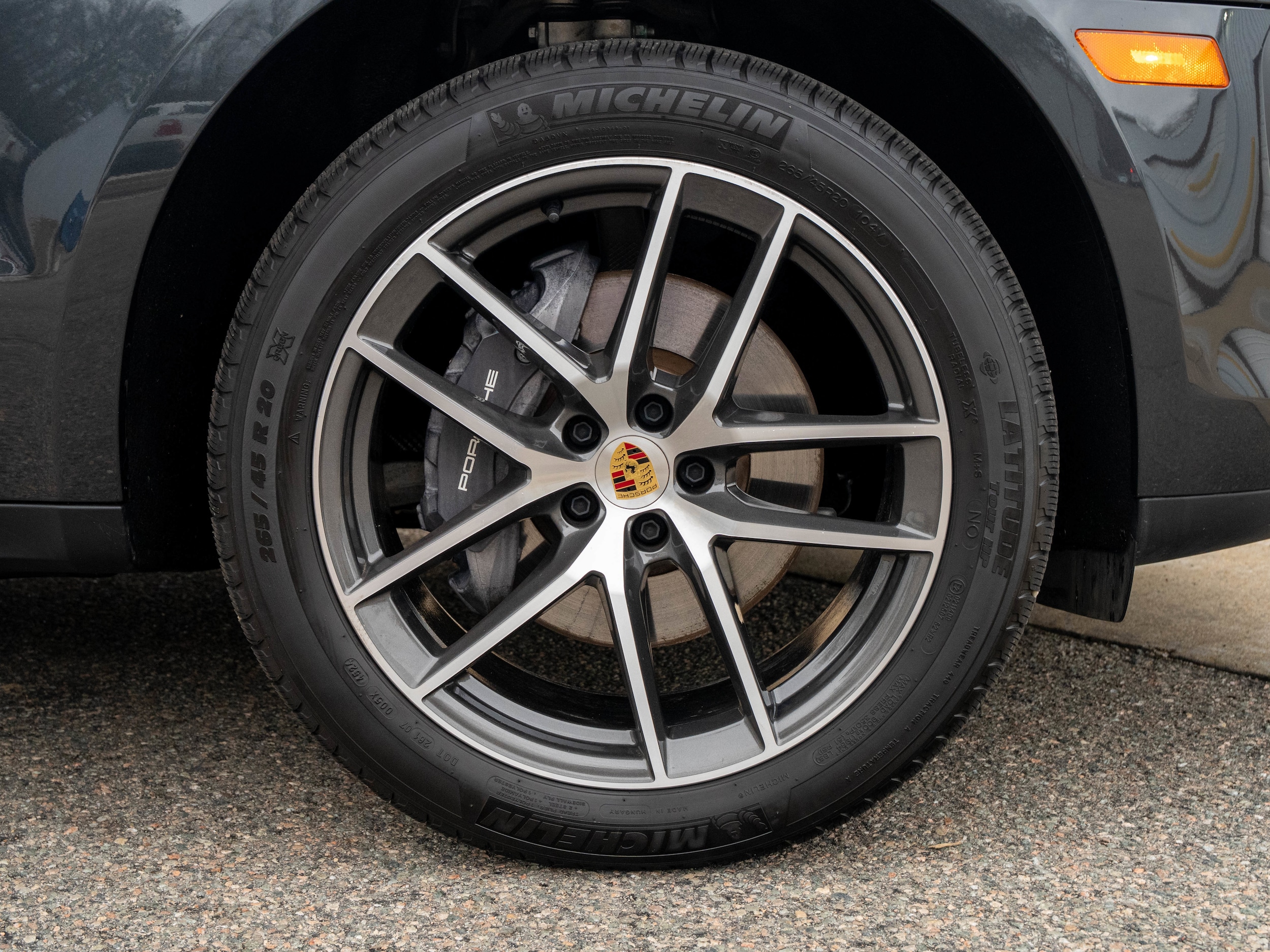 2025 Porsche Macan - Photo 15