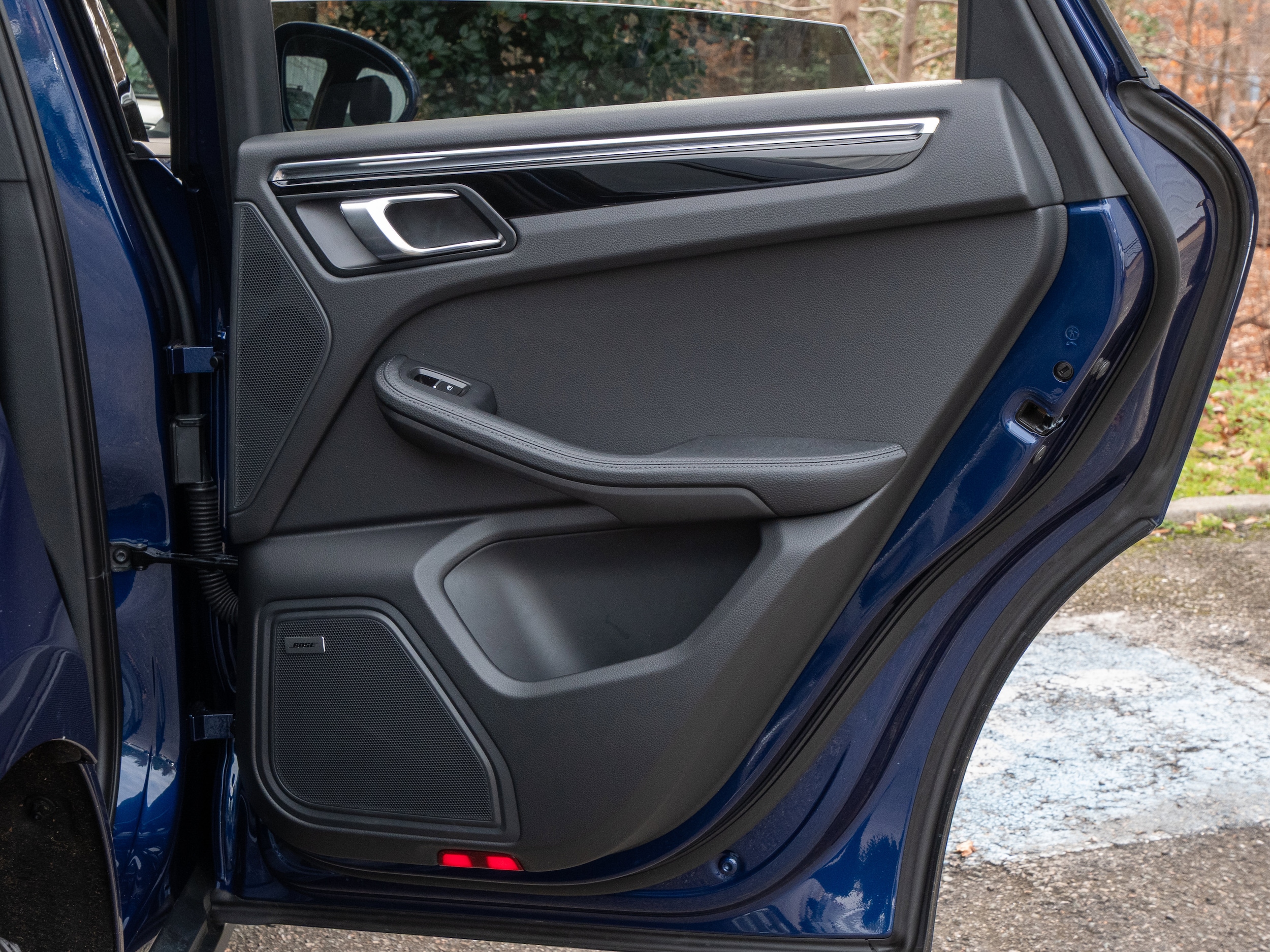 2025 Porsche Macan - Photo 39