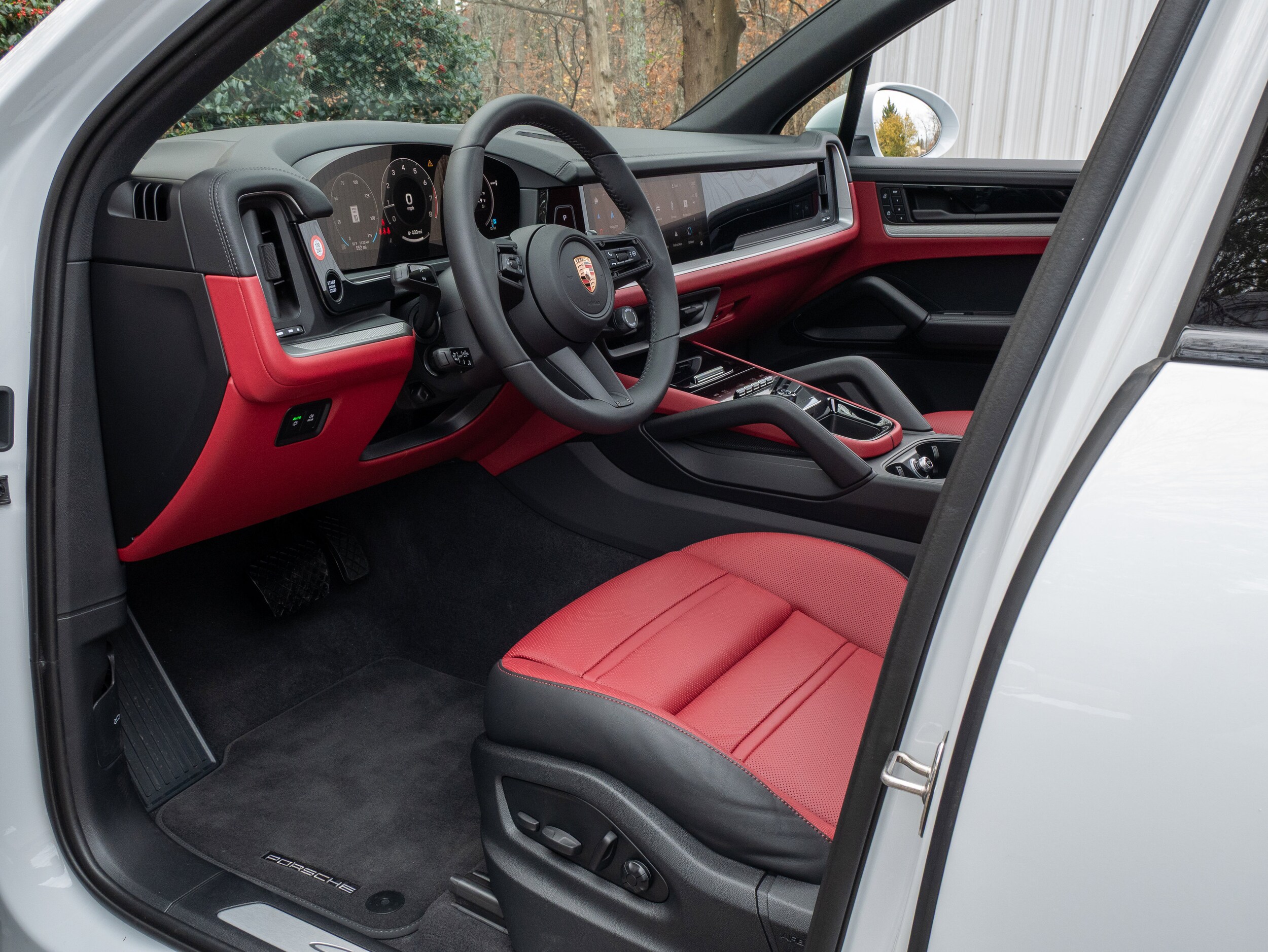 2025 Porsche Cayenne photo 4