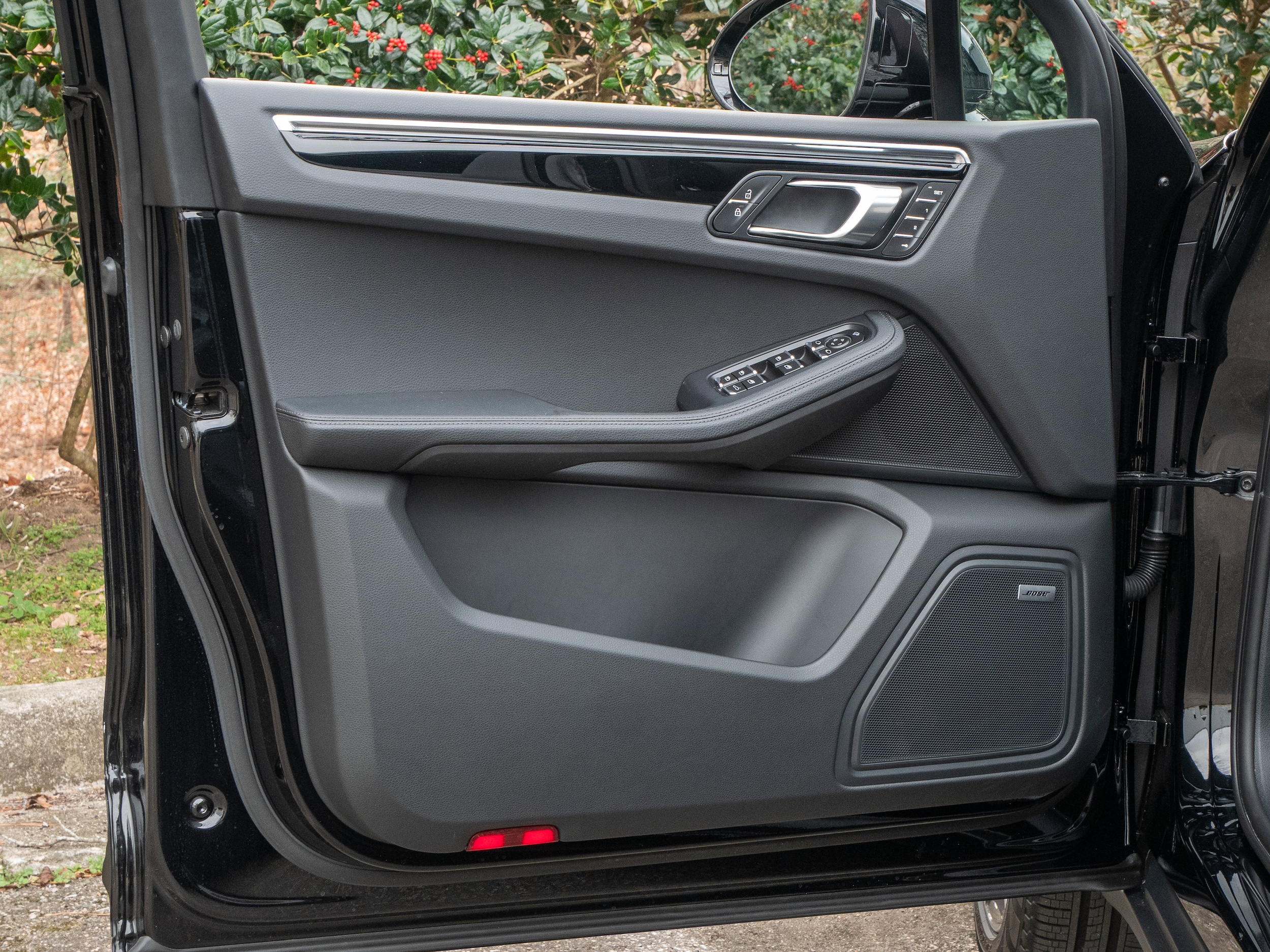 2025 Porsche Macan - Photo 27