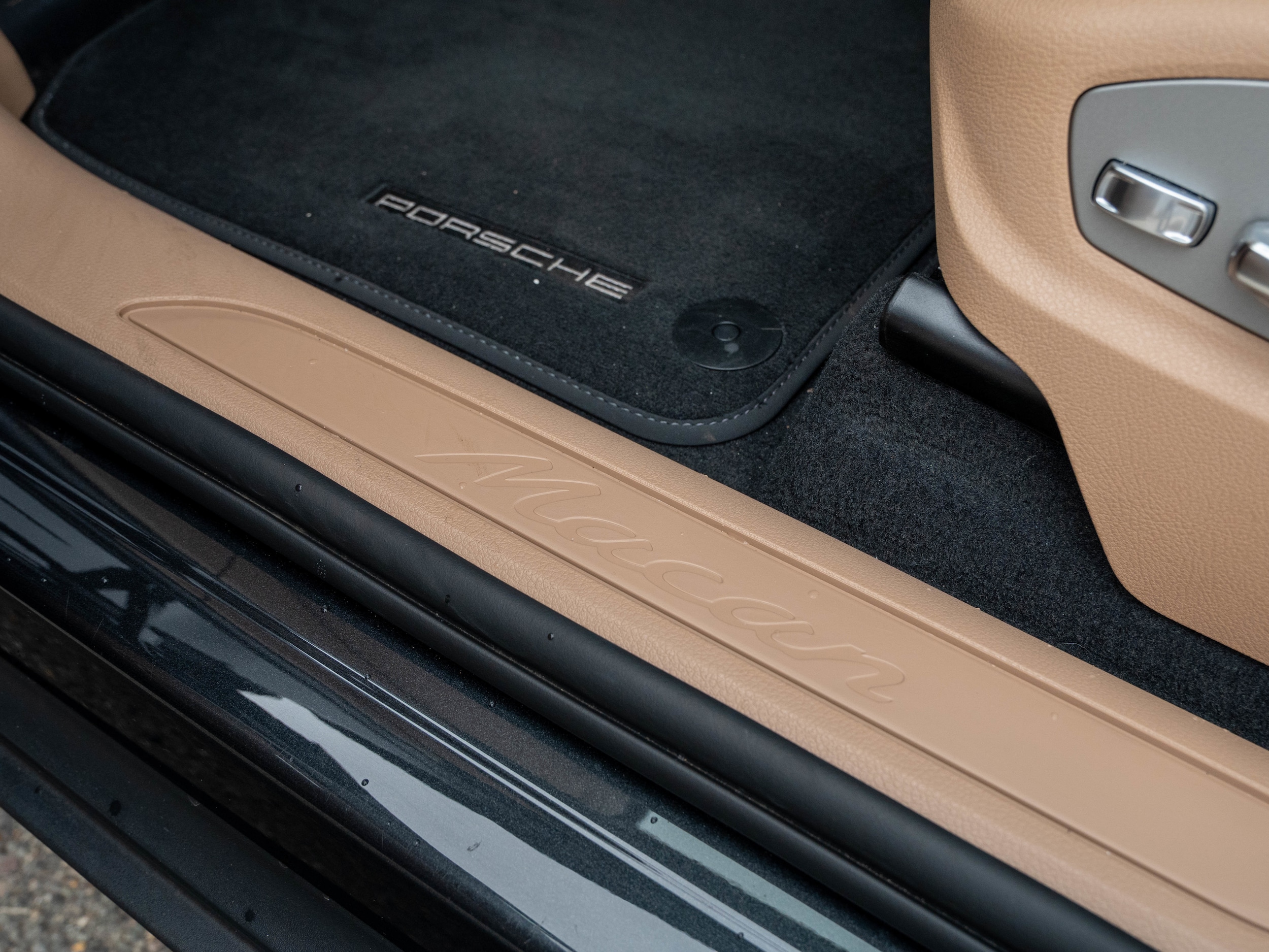 2025 Porsche Macan - Photo 26