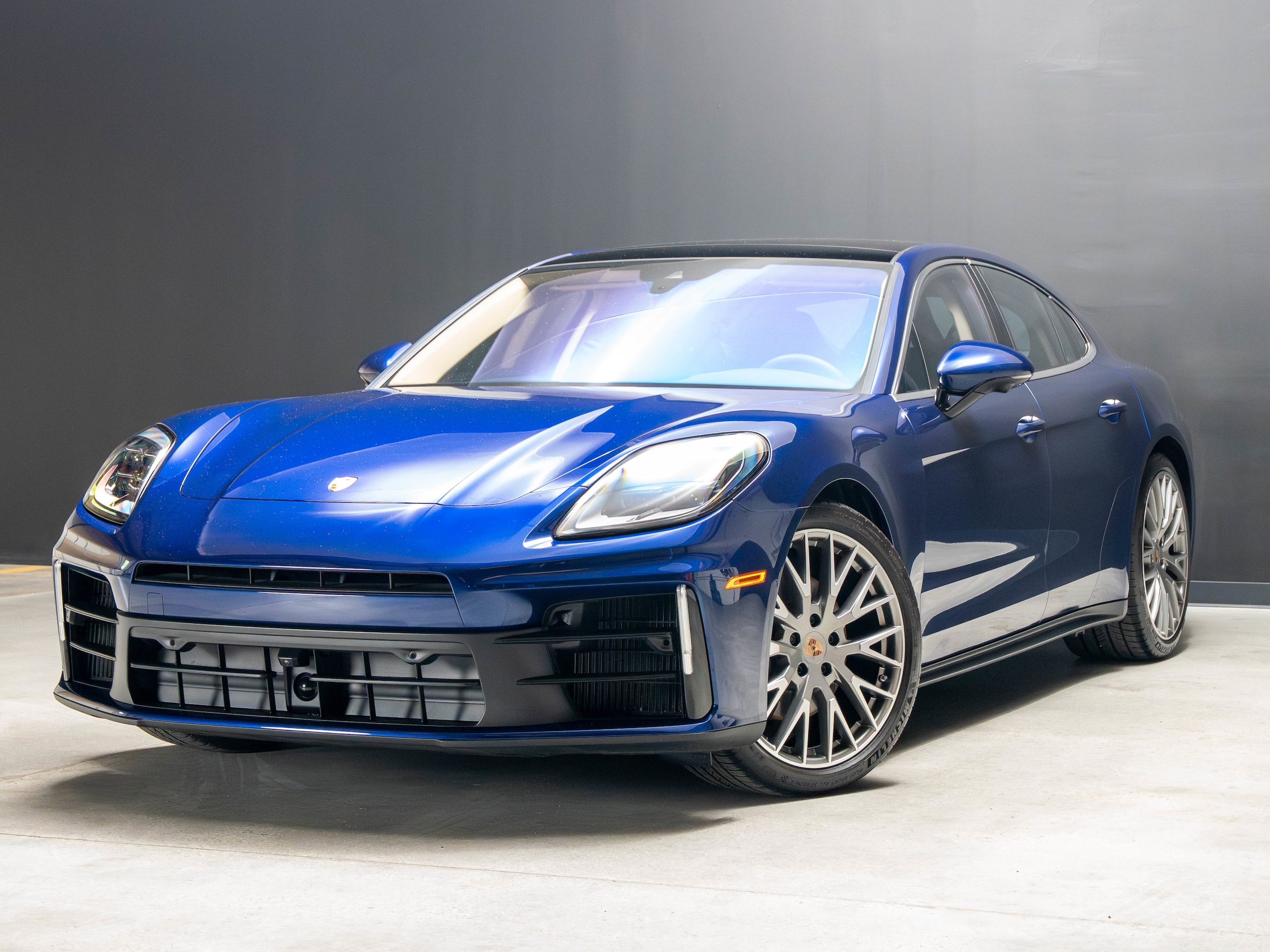 2024 Porsche Panamera 4's photo
