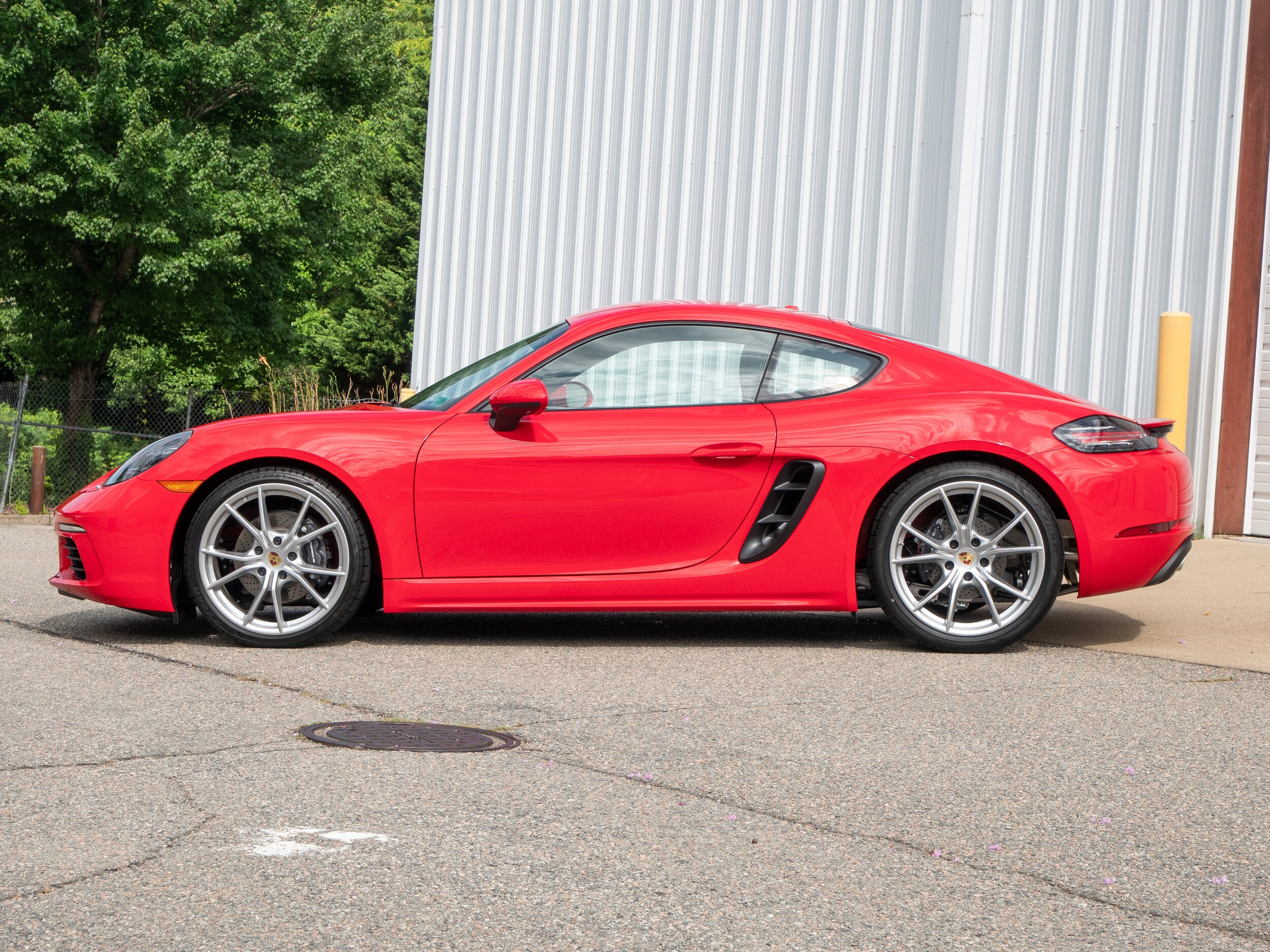 2025 Porsche Cayman Base photo 2