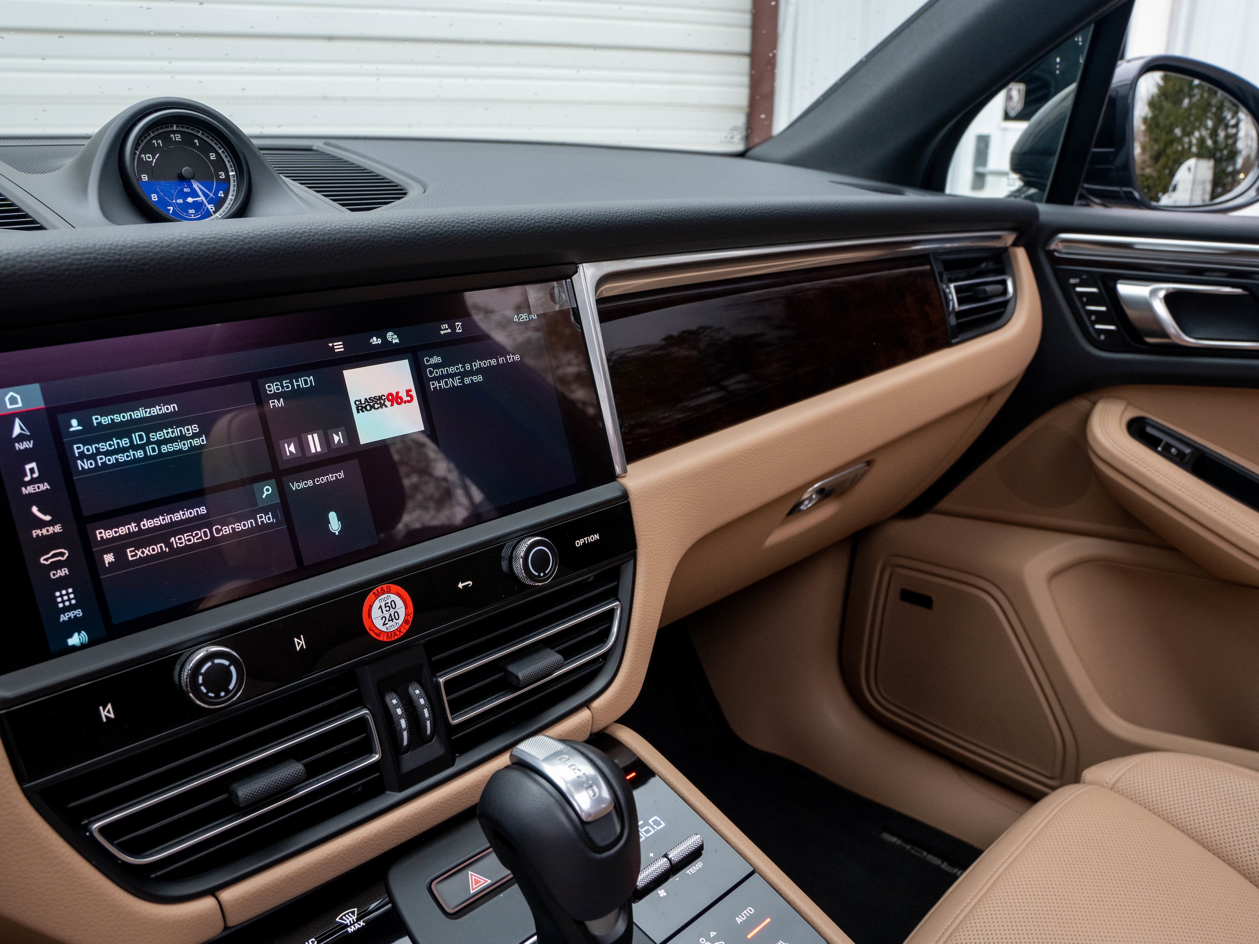 2025 Porsche Macan - Photo 20