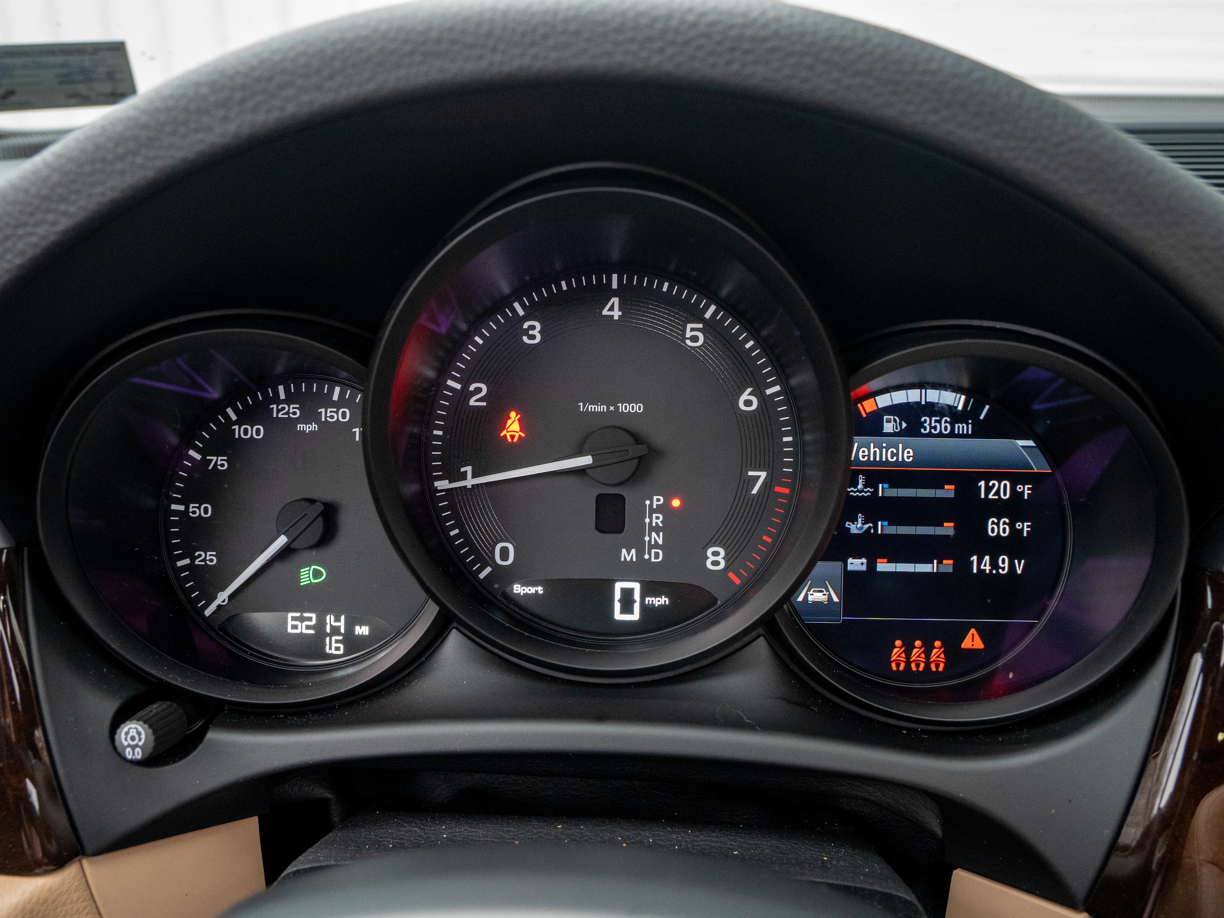 2025 Porsche Macan - Photo 18