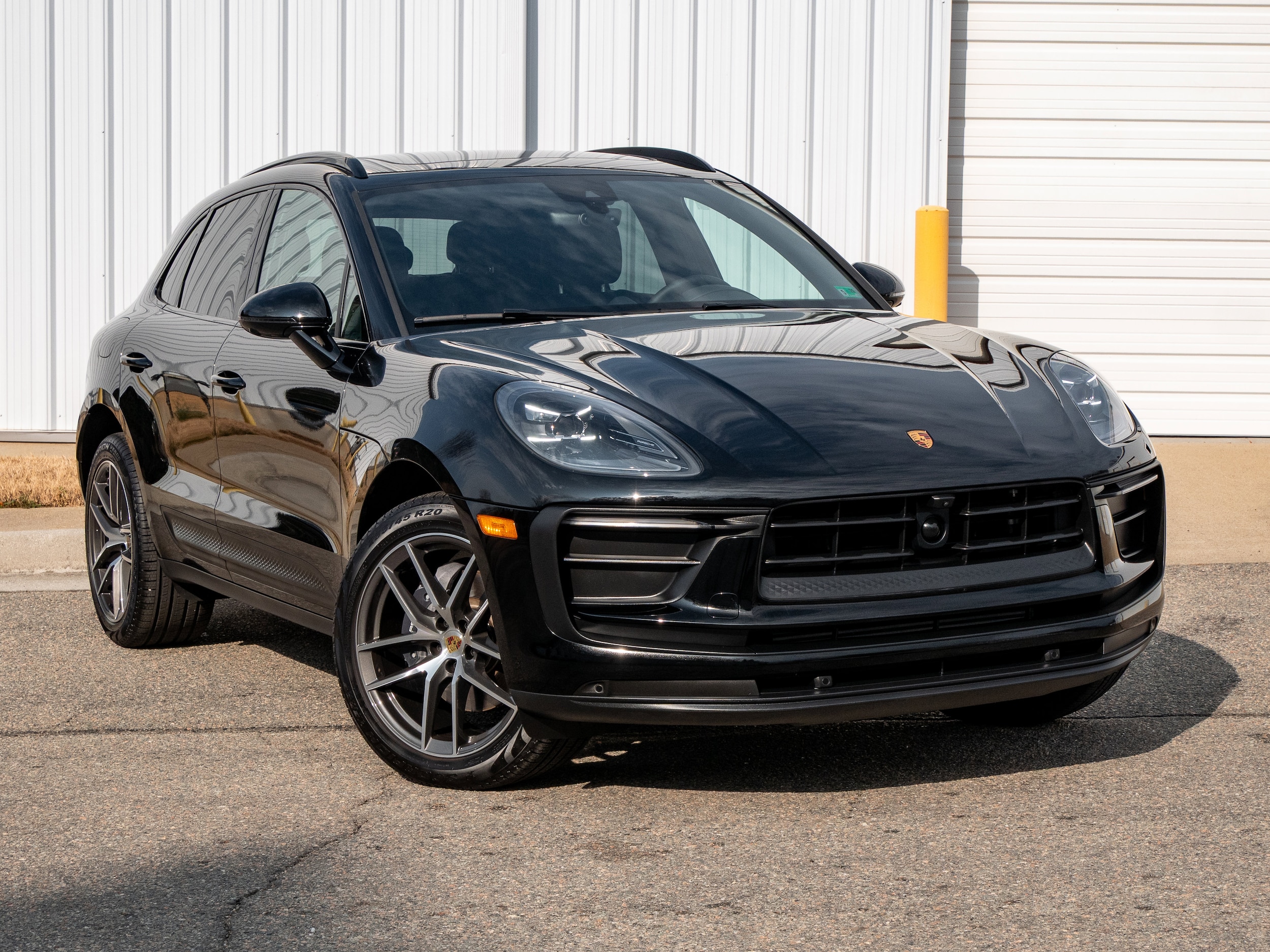 2025 Porsche Macan - Photo 9