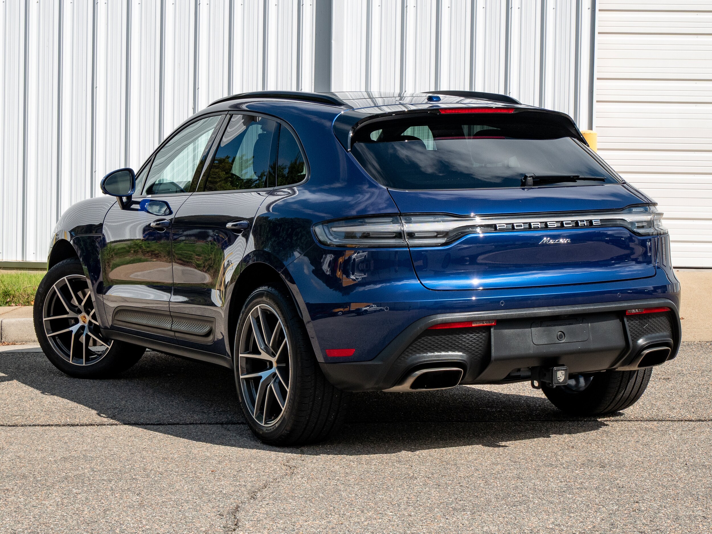 2024 Porsche Macan T photo 3