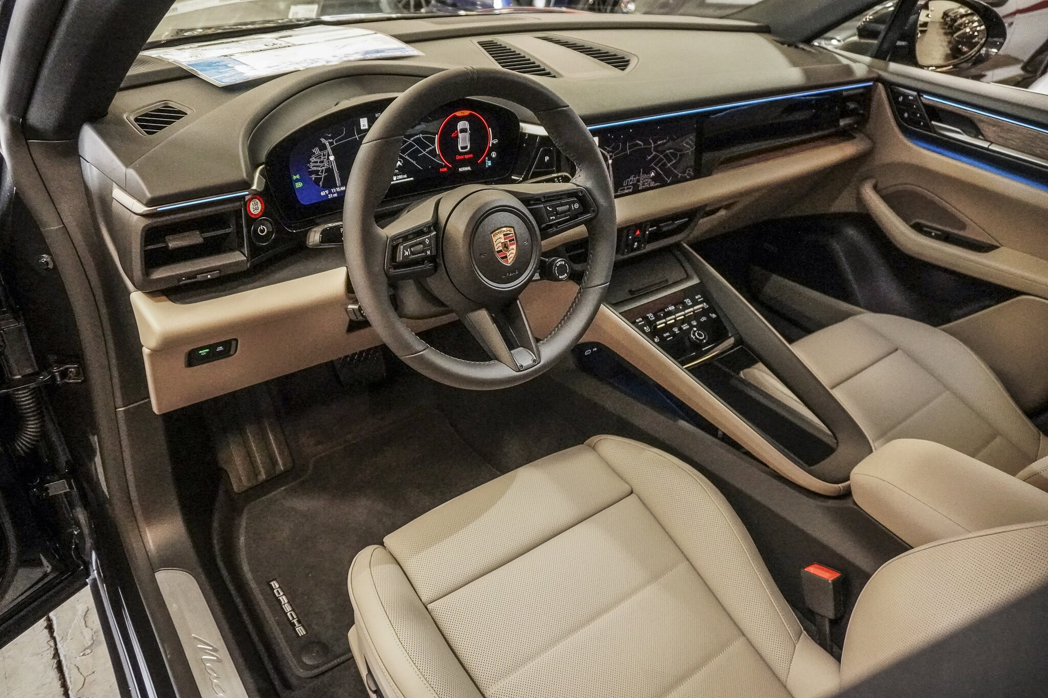 2025 Porsche Macan Electric photo 4