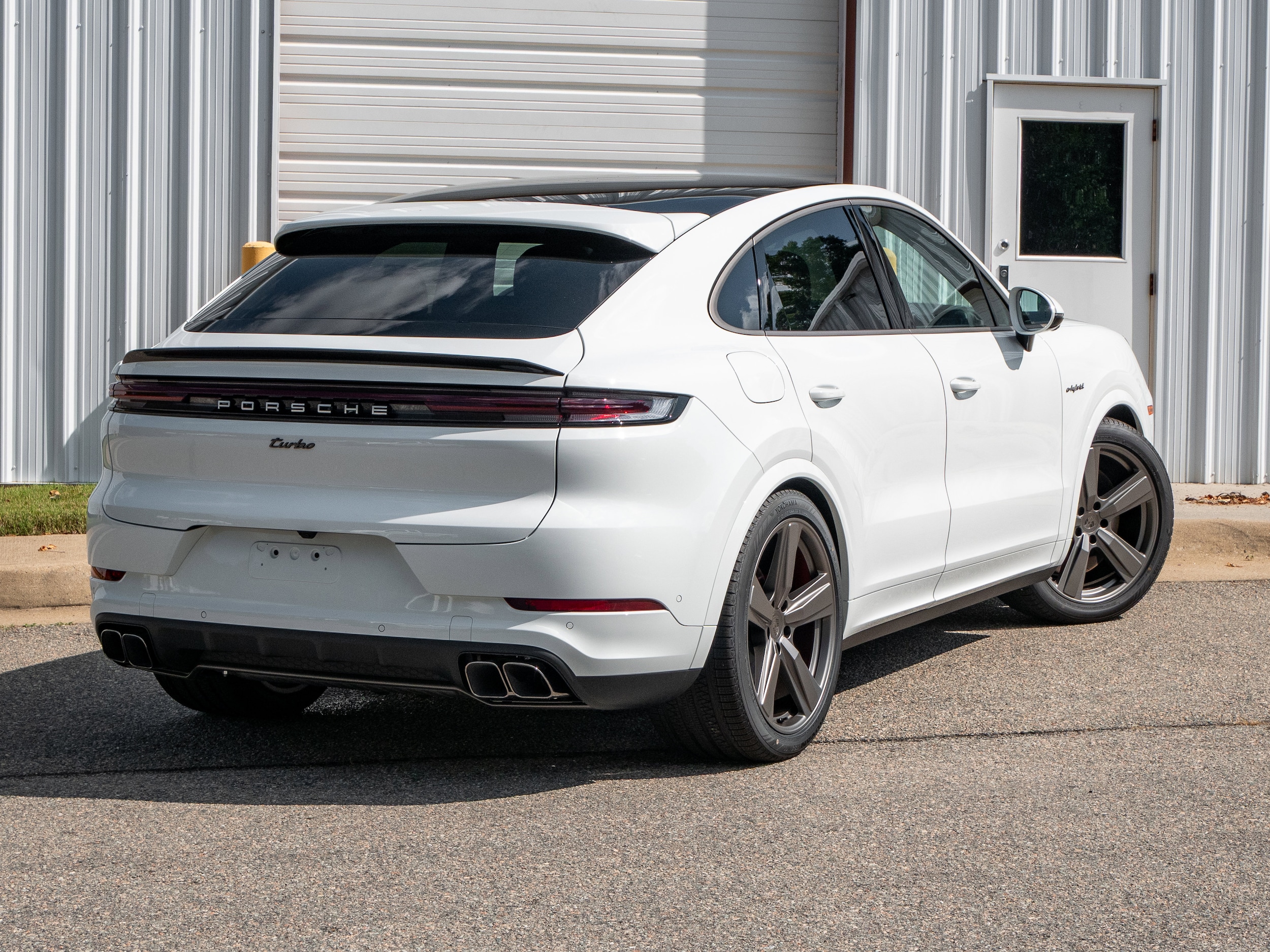2025 Porsche Cayenne Coup Turbo E-Hybrid - Photo 7