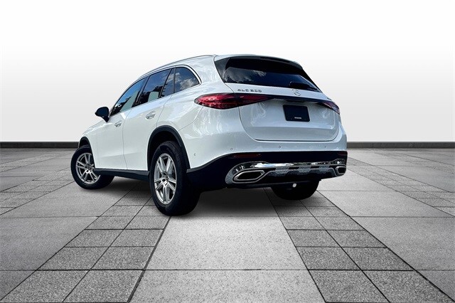 2025 Mercedes Benz GLC 300 4MATIC photo 2