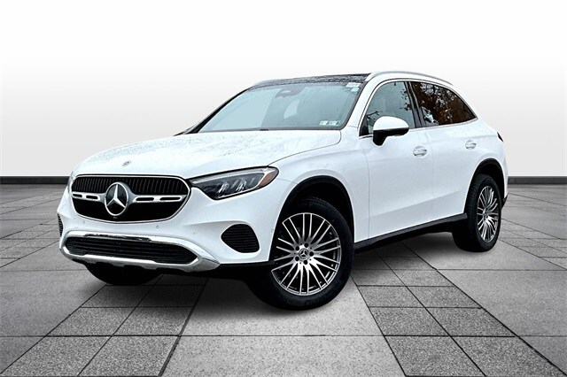 2025 Mercedes Benz GLC 300 4MATIC photo 2