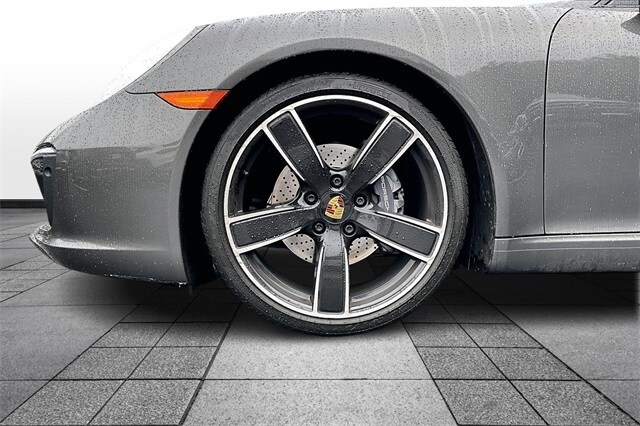 2017 Porsche 911 4 photo 4