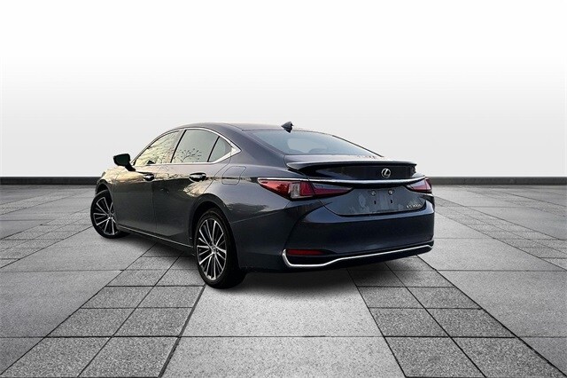2024 Lexus ES 300h Premium photo 3
