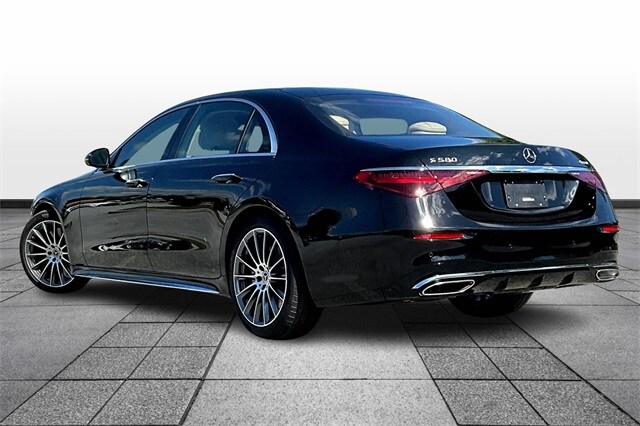 2026 Mercedes Benz S 580 4MATIC photo 3