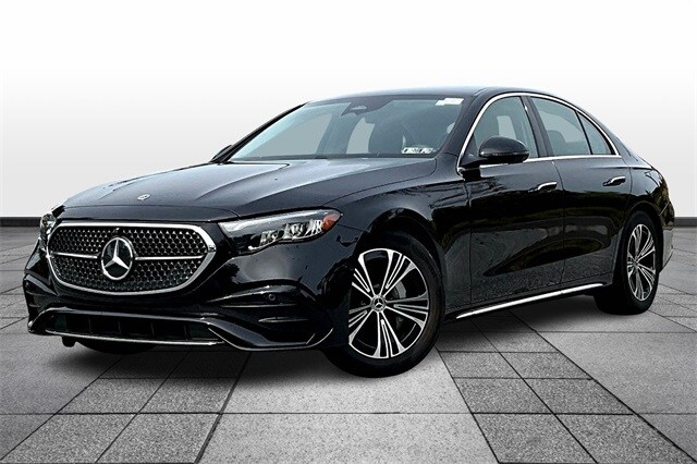 2025 Mercedes Benz E 350 4MATIC Sedan photo 3
