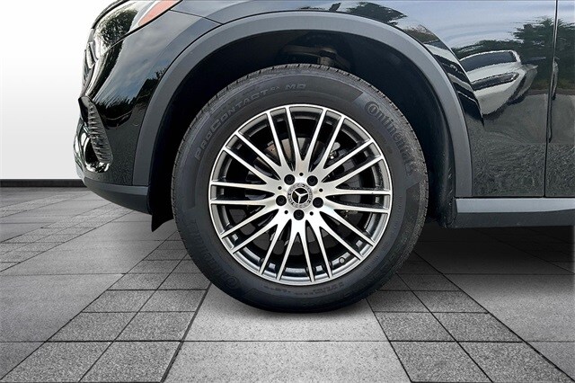 2024 Mercedes Benz GLC 300 4MATIC photo 2