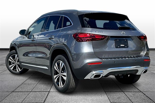 2026 Mercedes Benz GLA 250 4MATIC photo 3