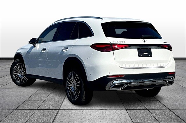 2026 Mercedes Benz GLC 300 4MATIC photo 3