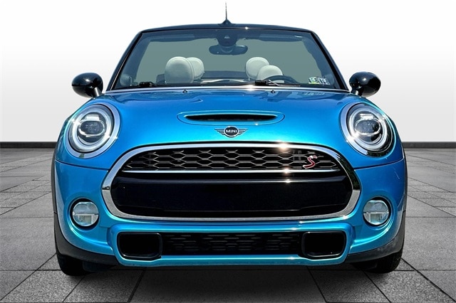 Used 2019 MINI Convertible S with VIN WMWWG9C5XK3E41489 for sale in Devon, PA