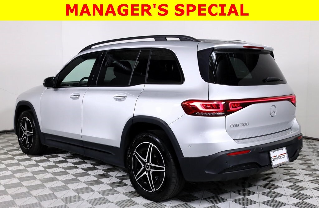 2023 Mercedes Benz EQB 300 4MATIC photo 3