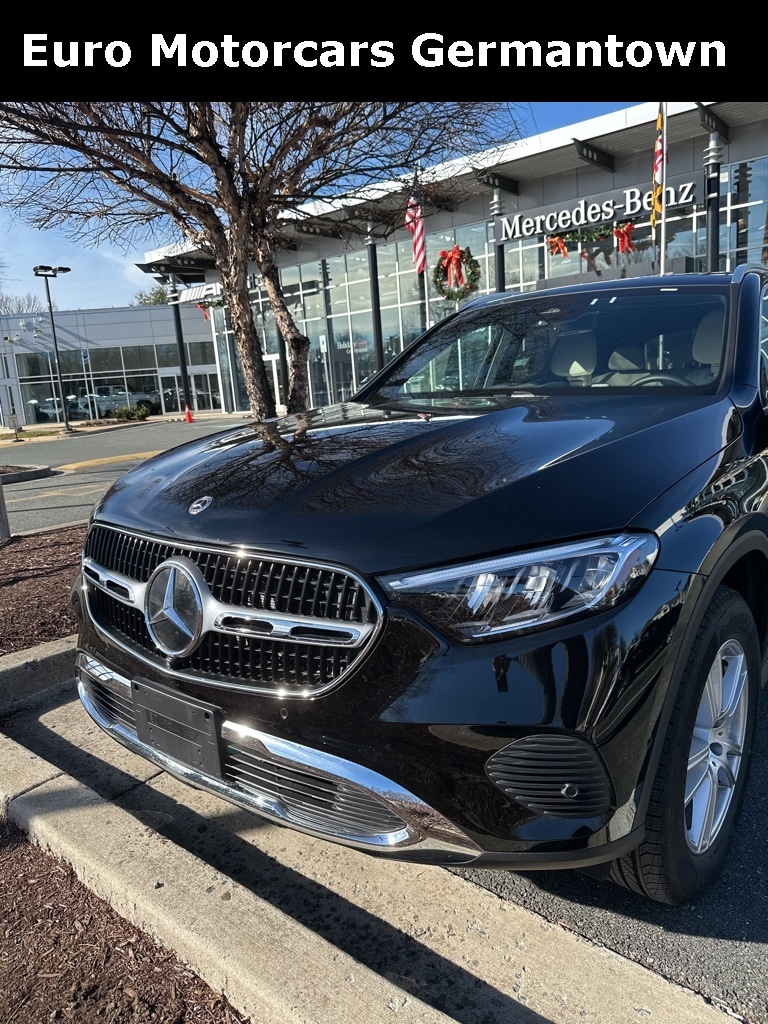 2025 Mercedes-Benz GLC Base's photo