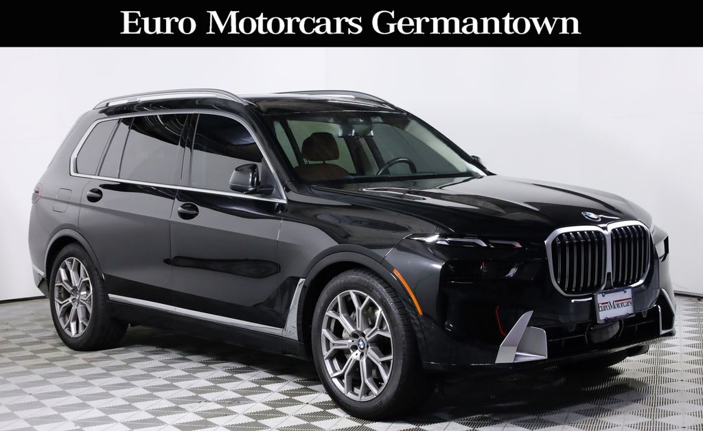 2025 BMW X7 xDrive40i's photo