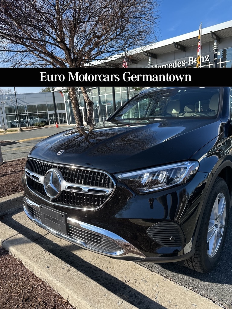 2025 Mercedes-Benz GLC Base's photo