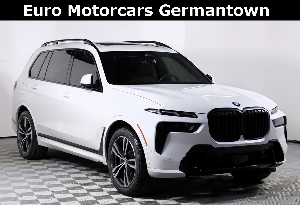 2023 BMW X7 40i's photo