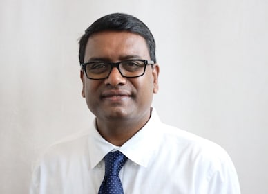 Staff member Mohammed Rahamatullah, Mercedes-Benz Service Advisor from 458df736a7d1